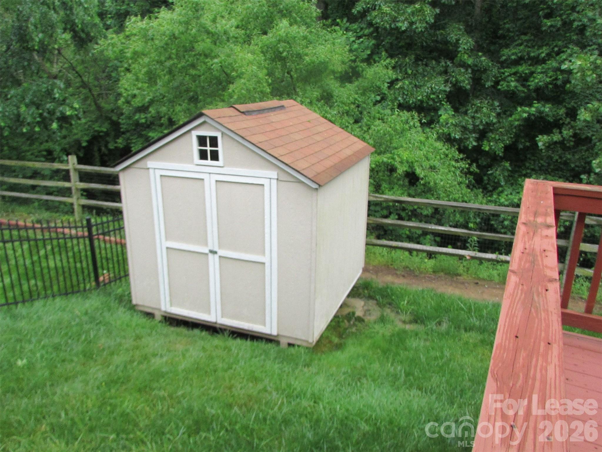 main property photo 17