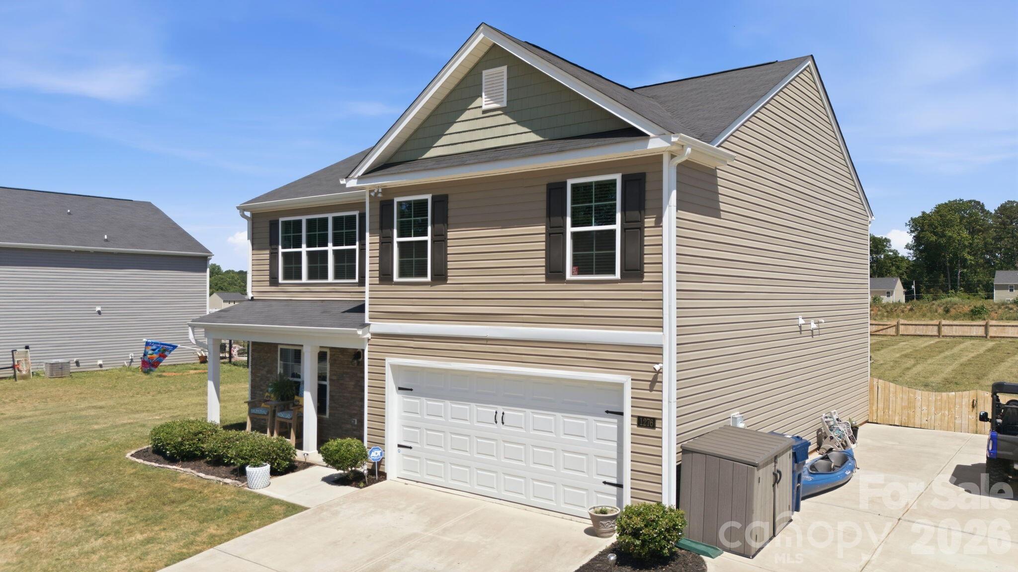 main property photo 4