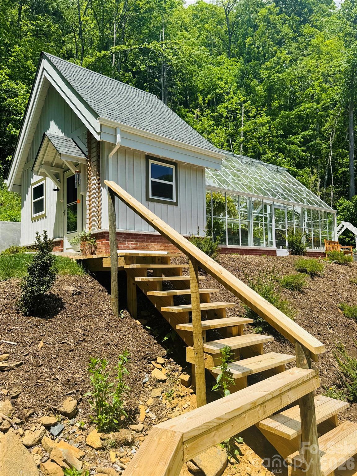 main property photo 8
