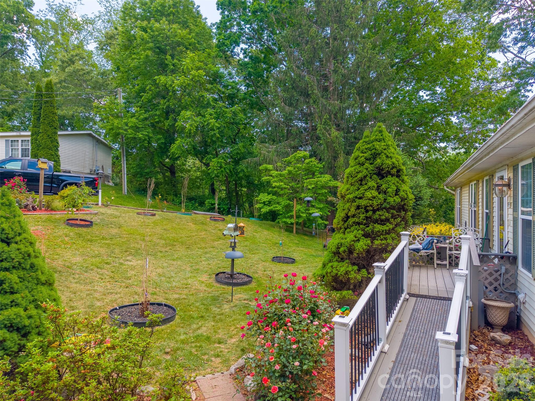 main property photo 28