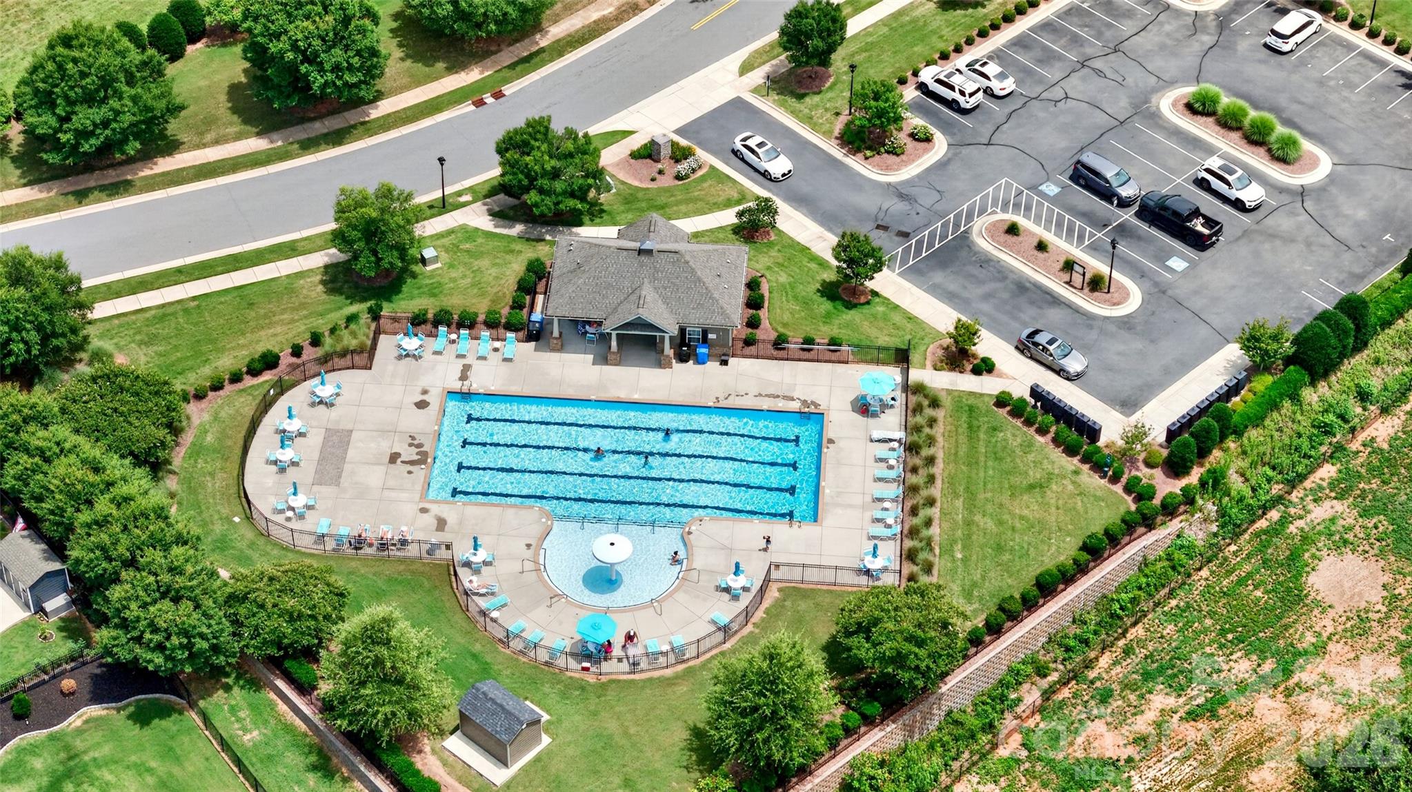 main property photo 23