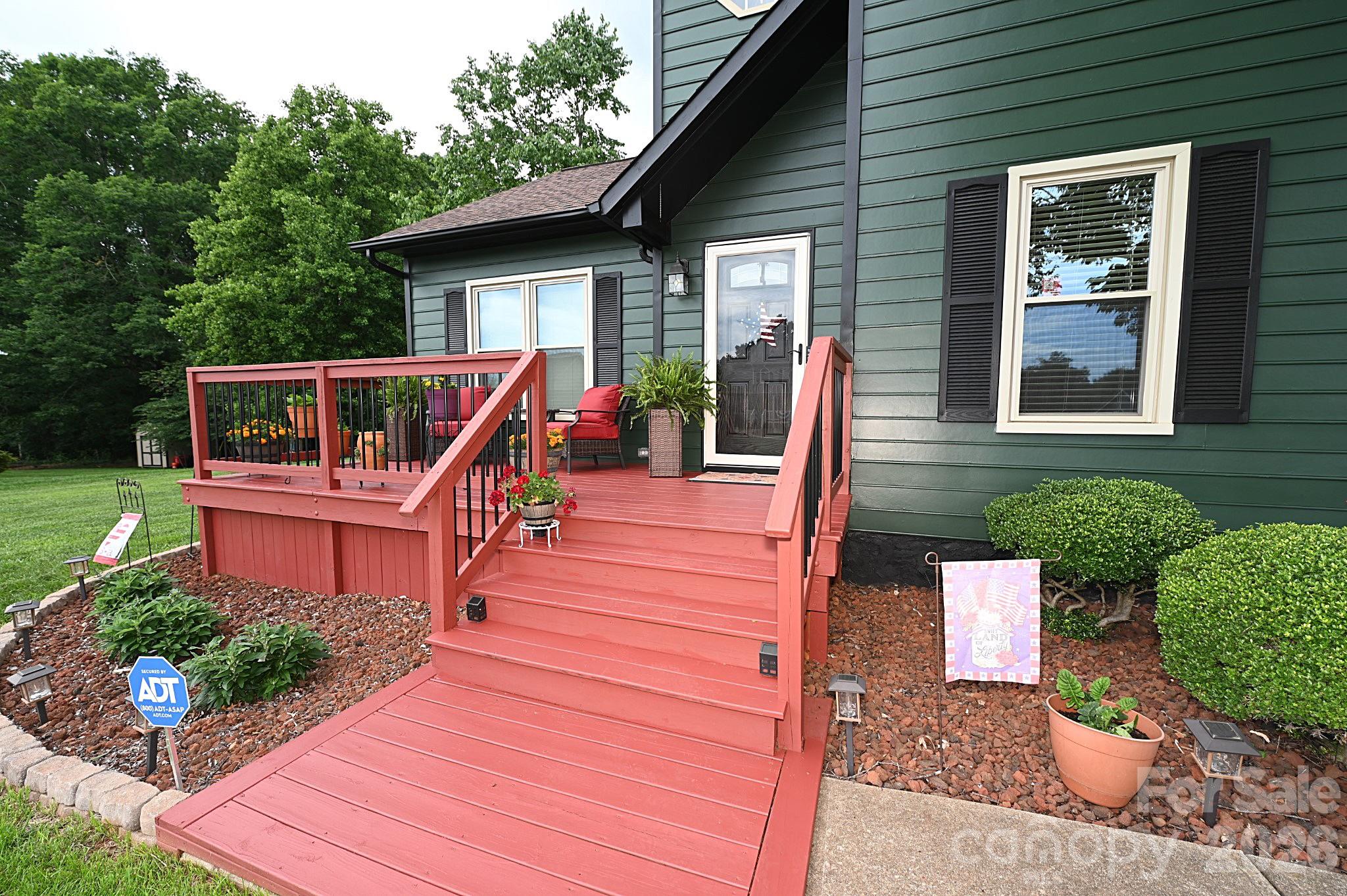 main property photo 34