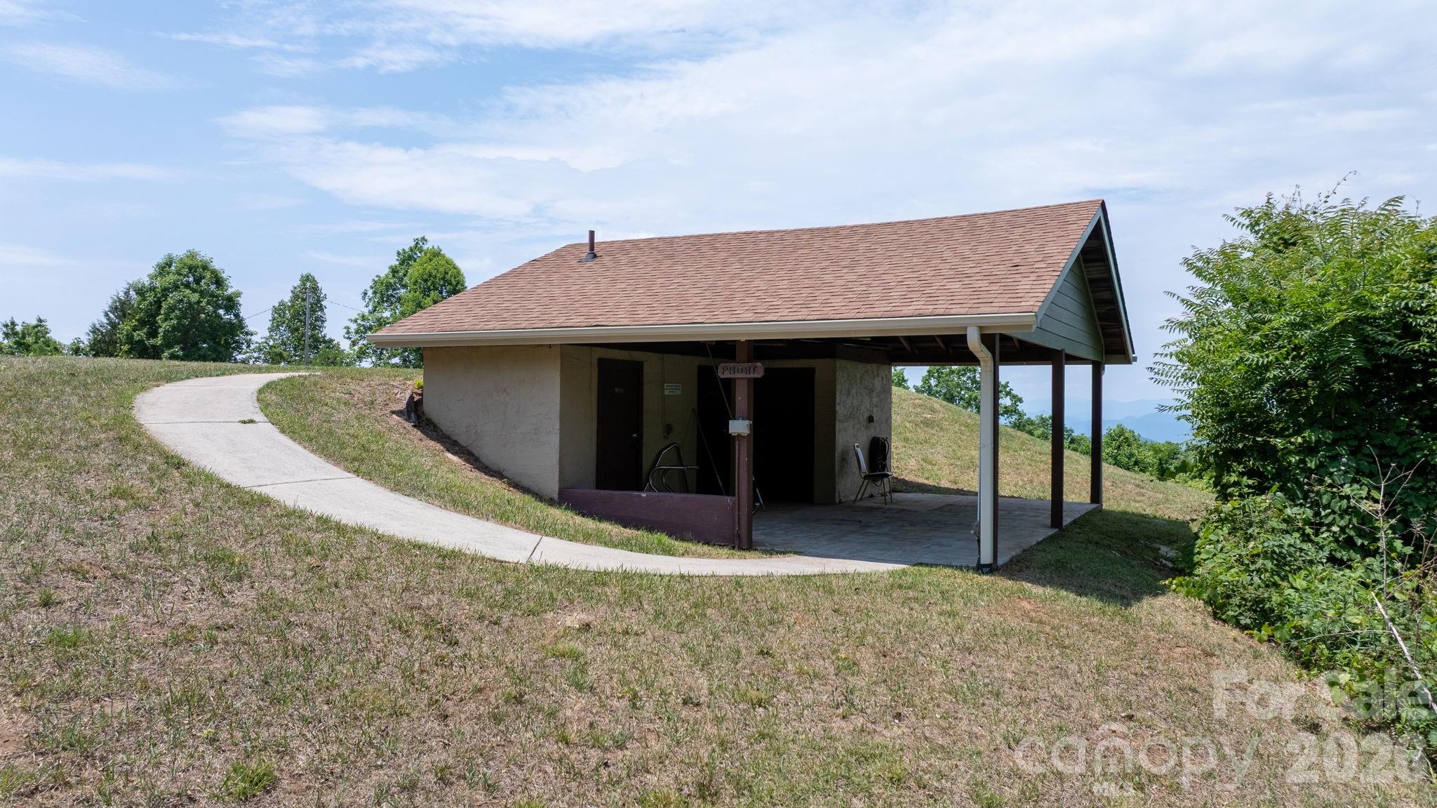 main property photo 26