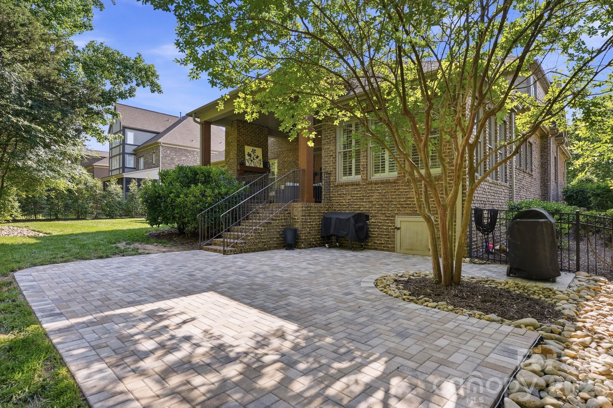 main property photo 35
