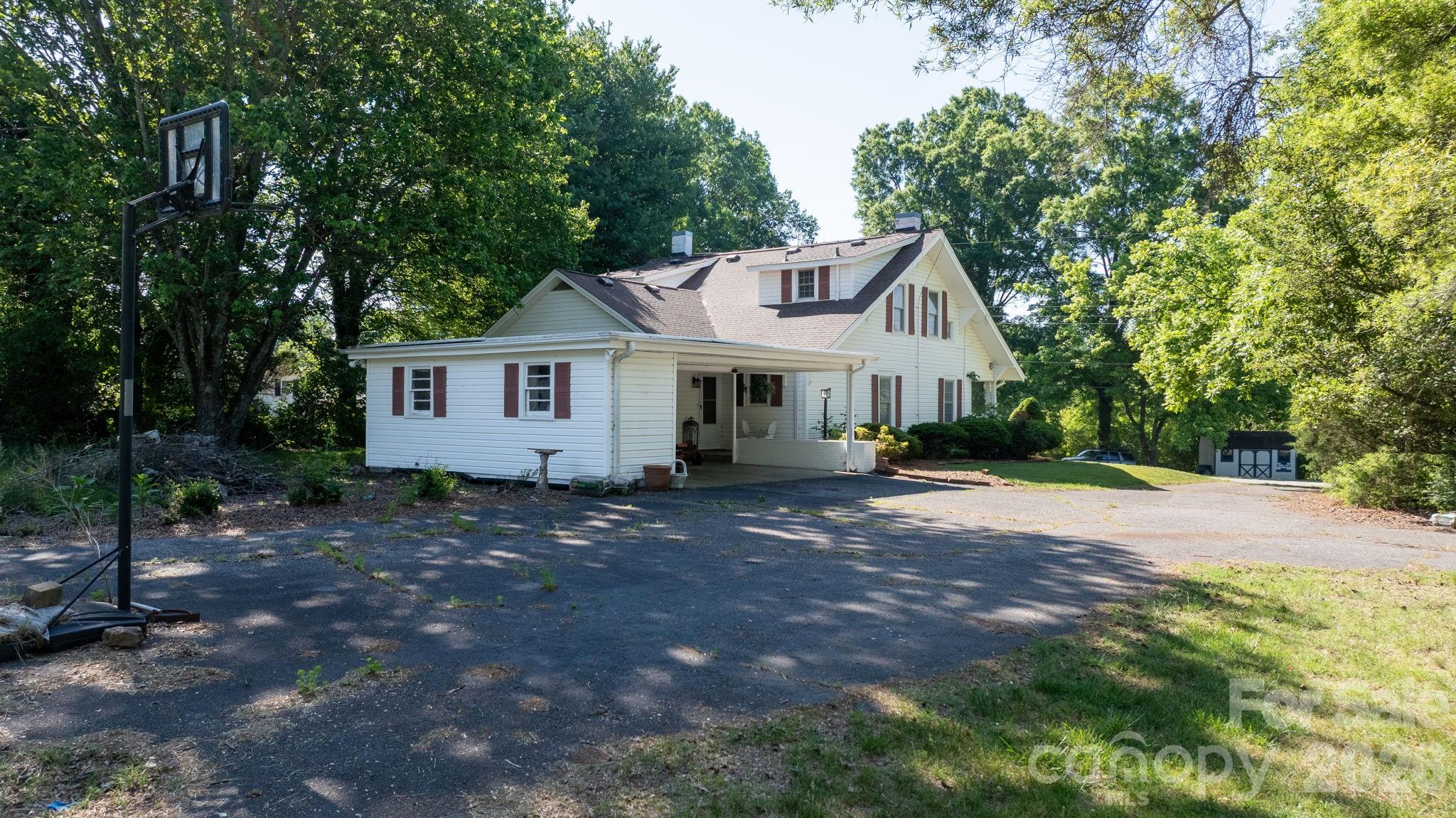 main property photo 37