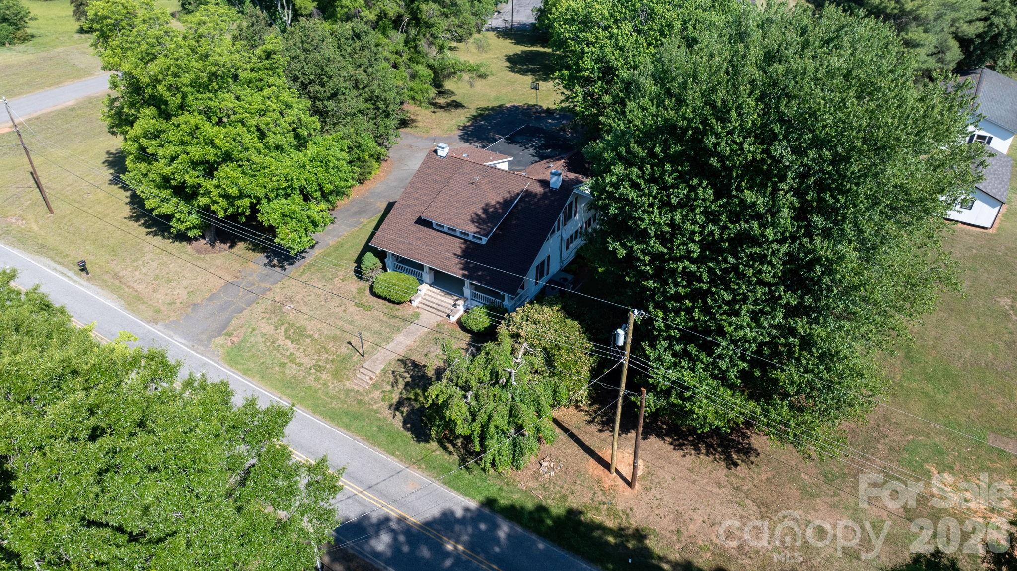 main property photo 40