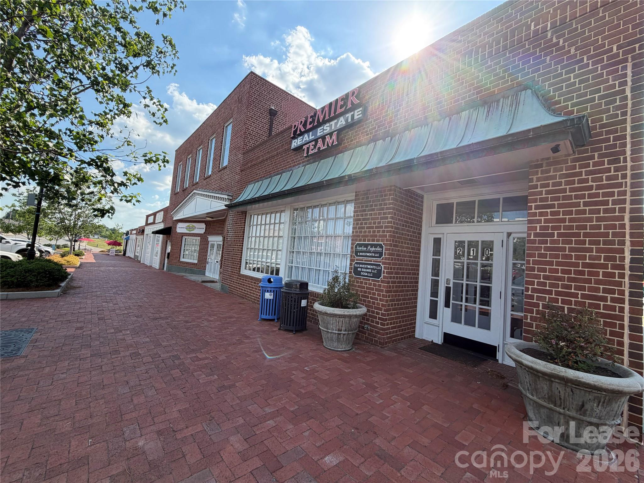 main property photo 11