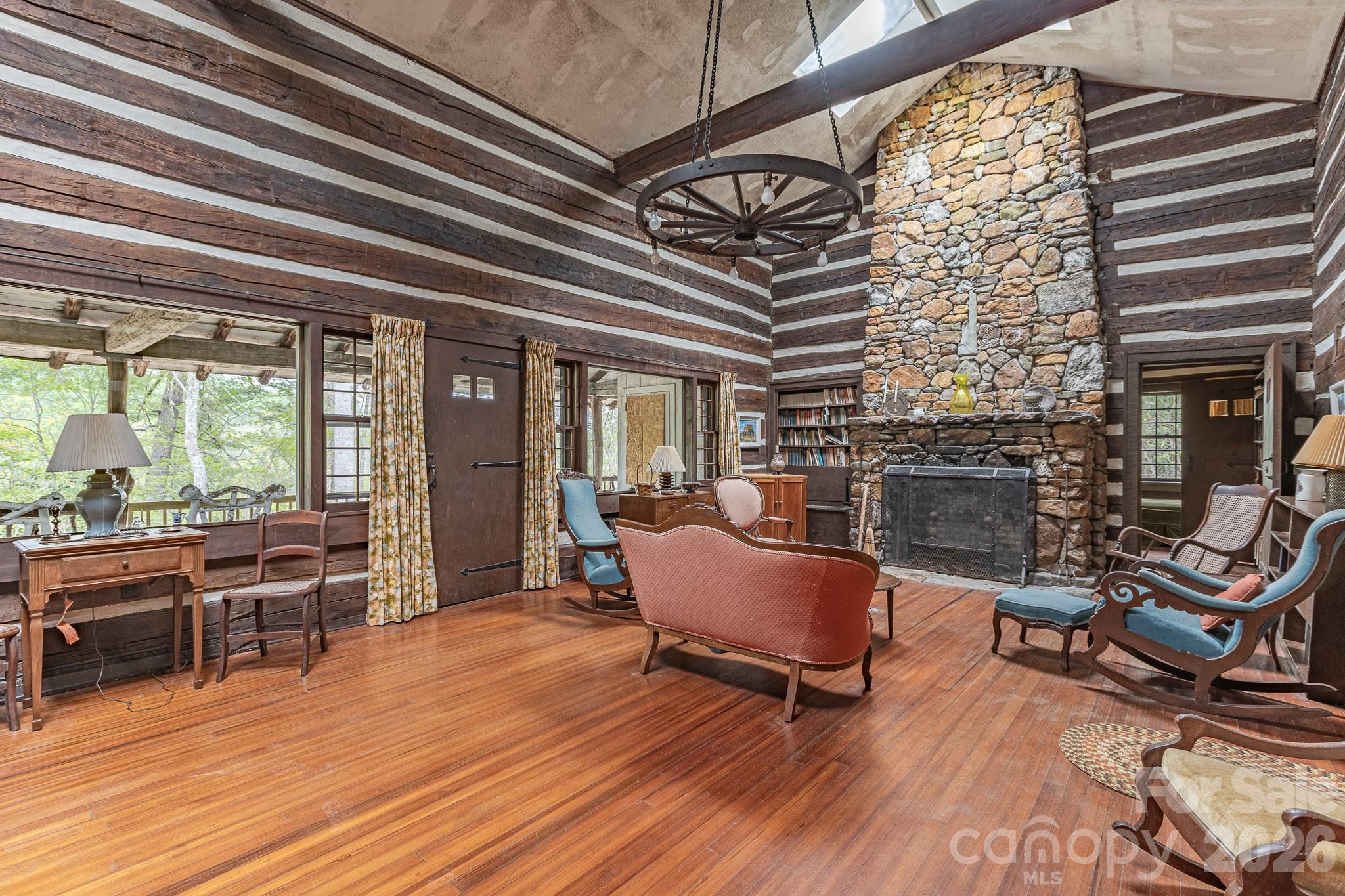 main property photo 6