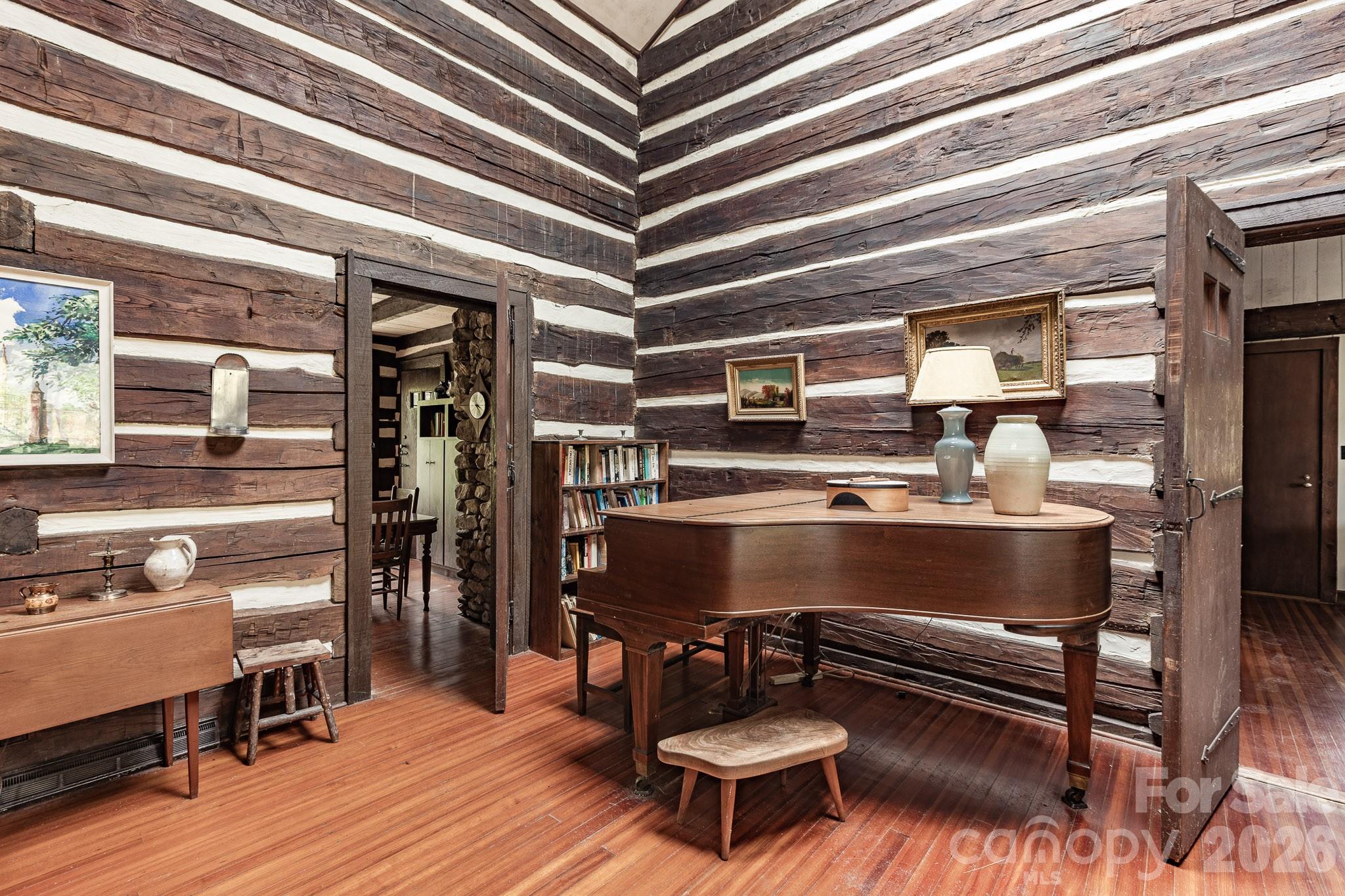 main property photo 9