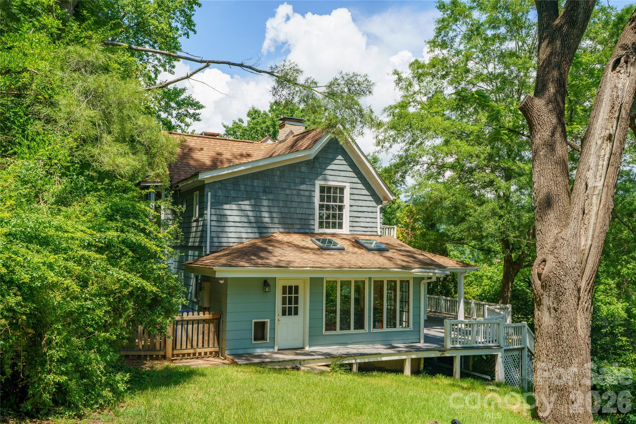main property photo 40