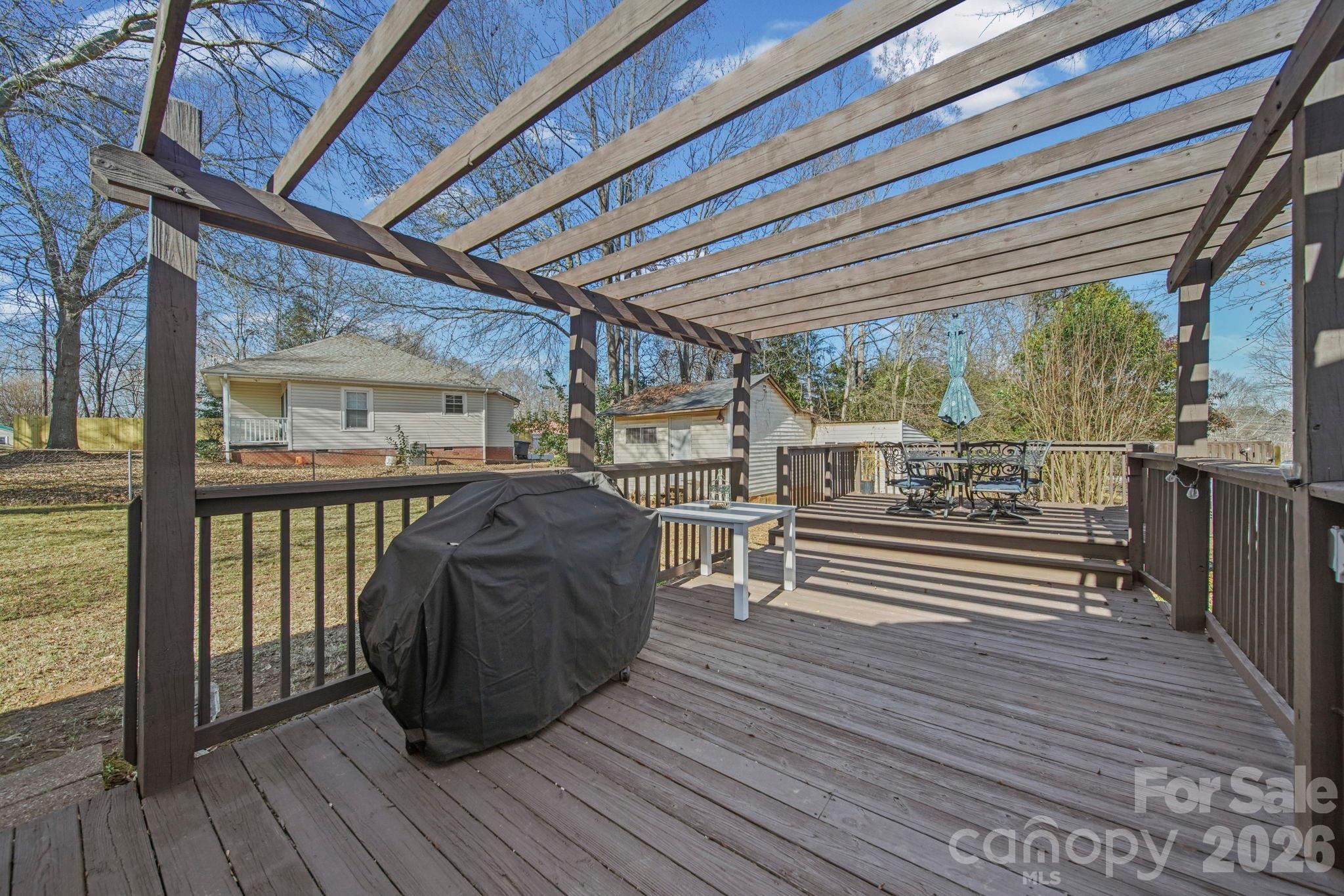 main property photo 40