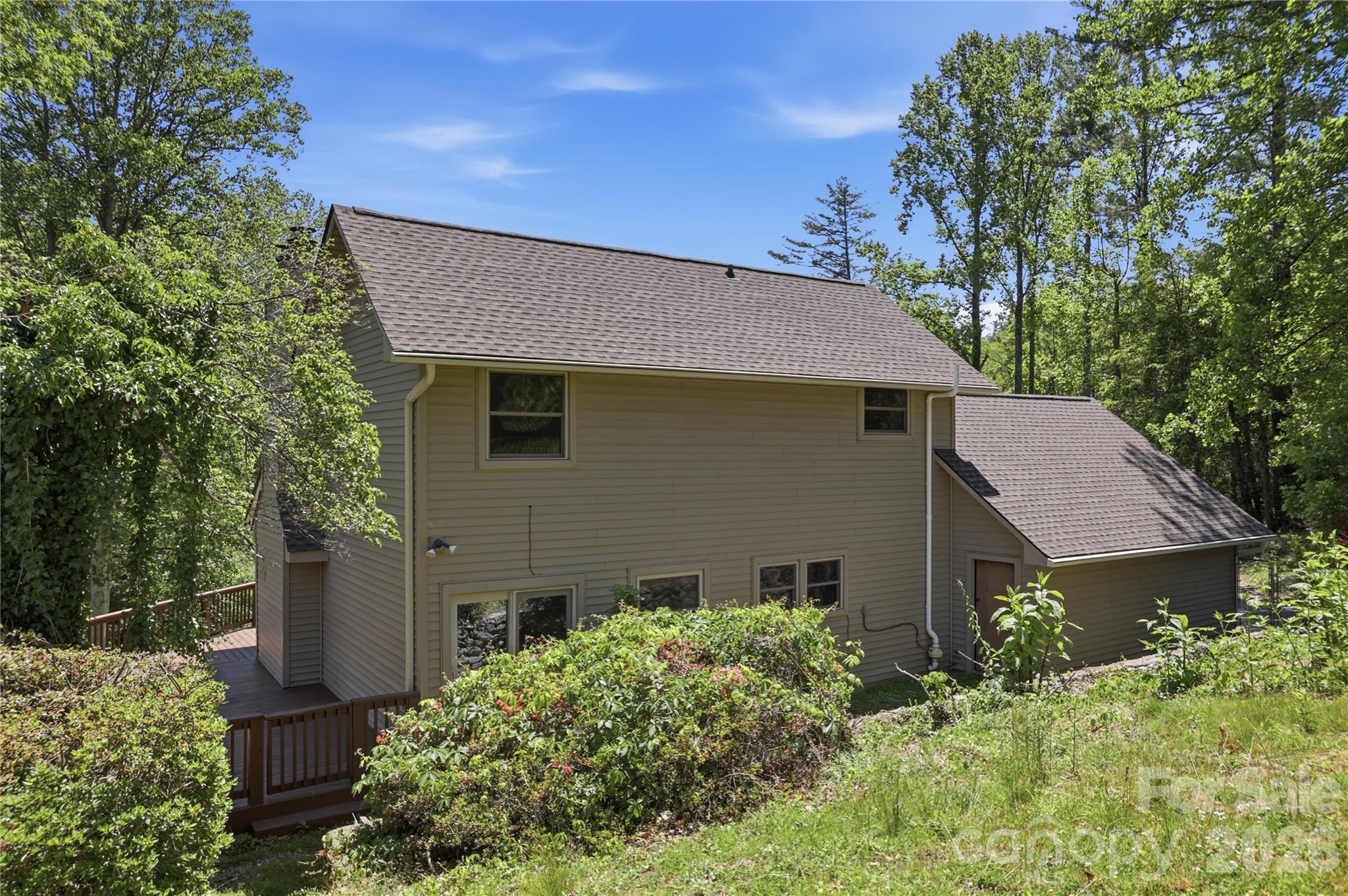 main property photo 40