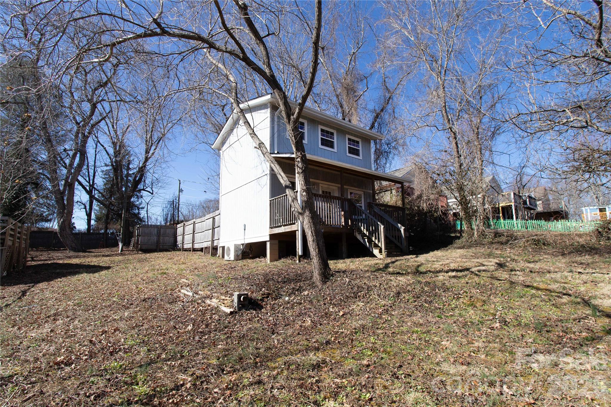 main property photo 23