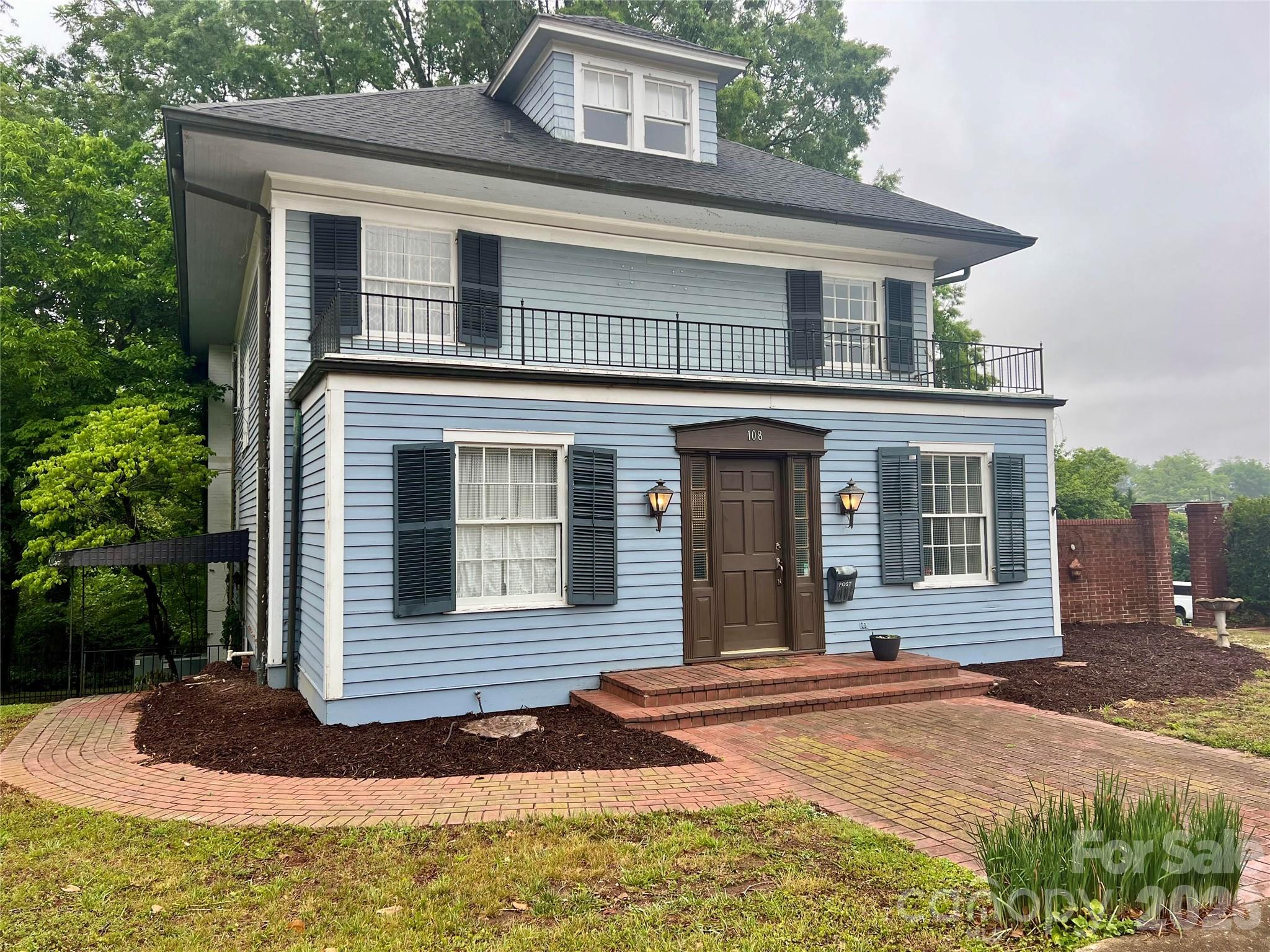 main property photo 2