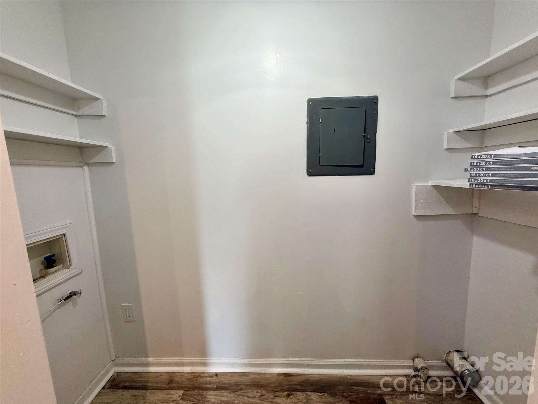 main property photo 13