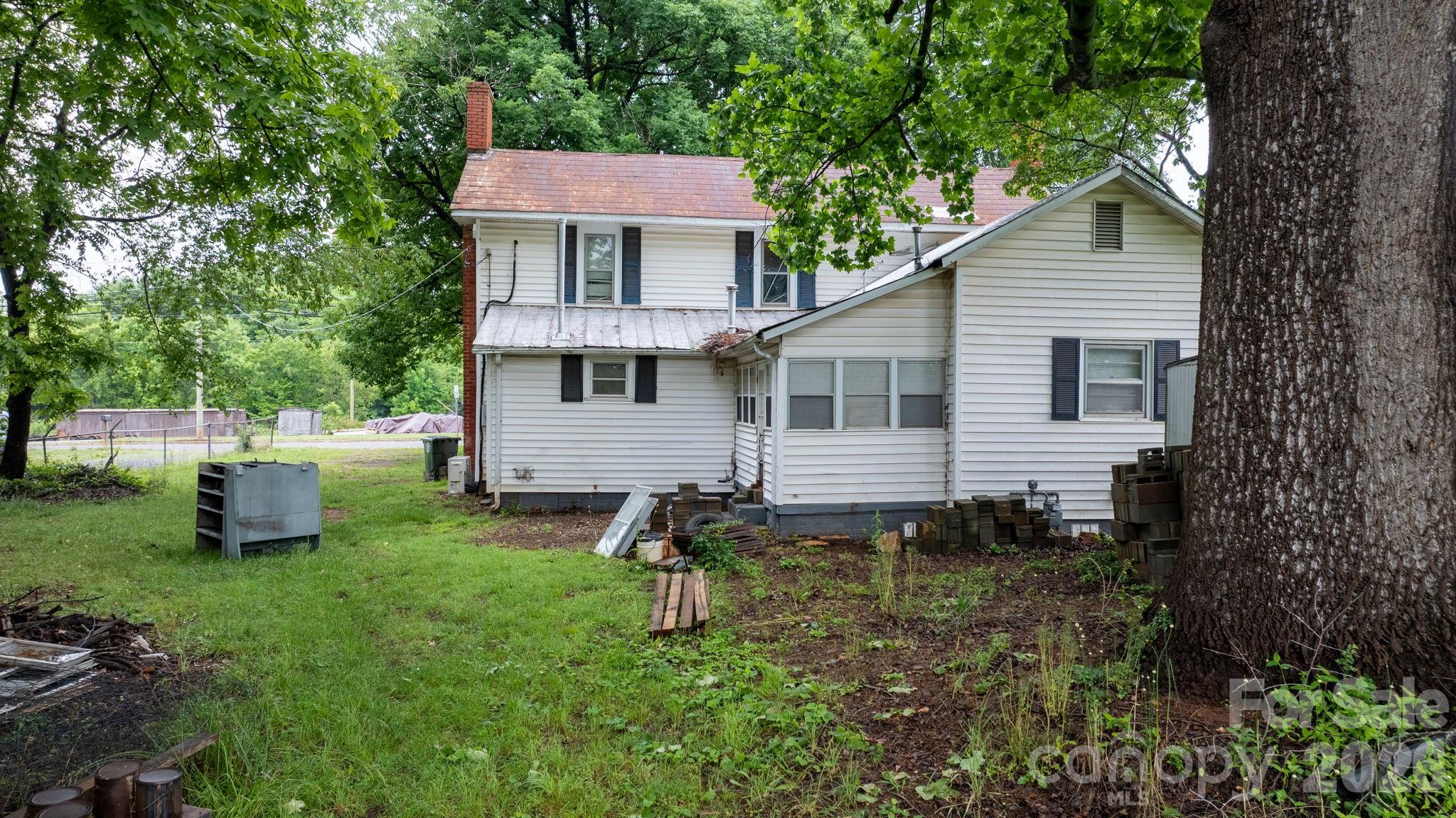 main property photo 30