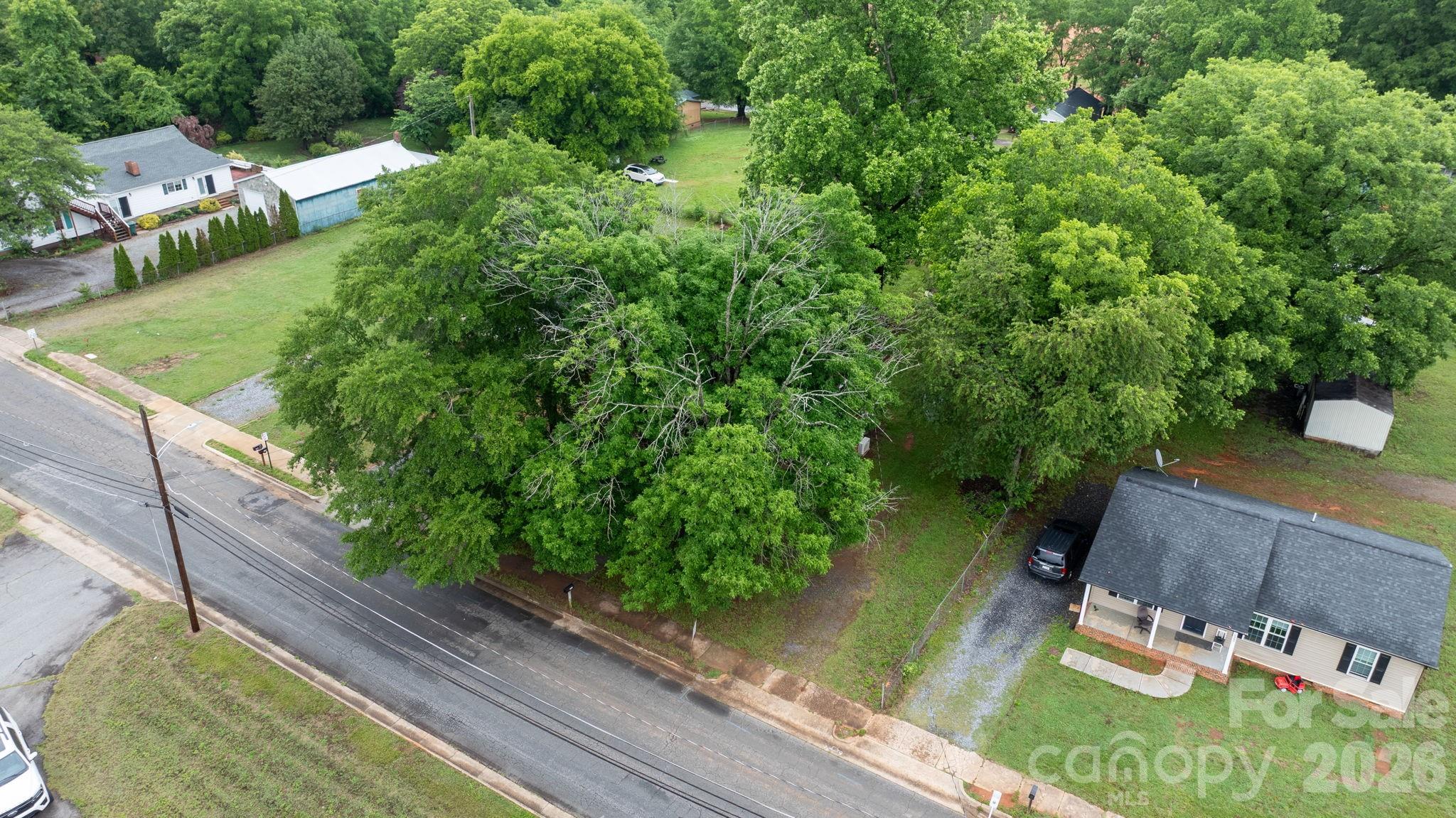main property photo 34