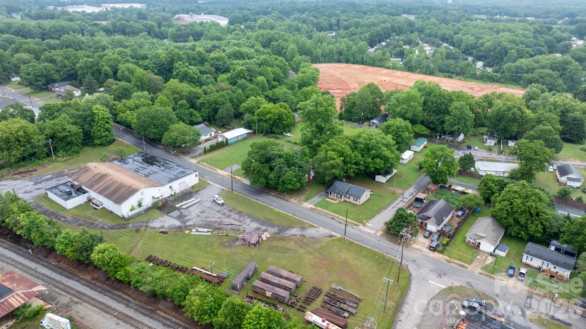 main property photo 40