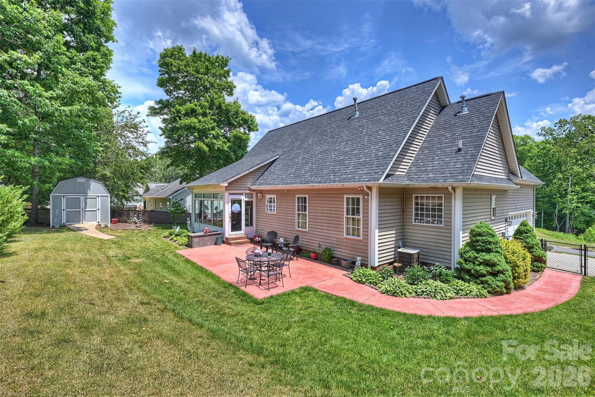 main property photo 41