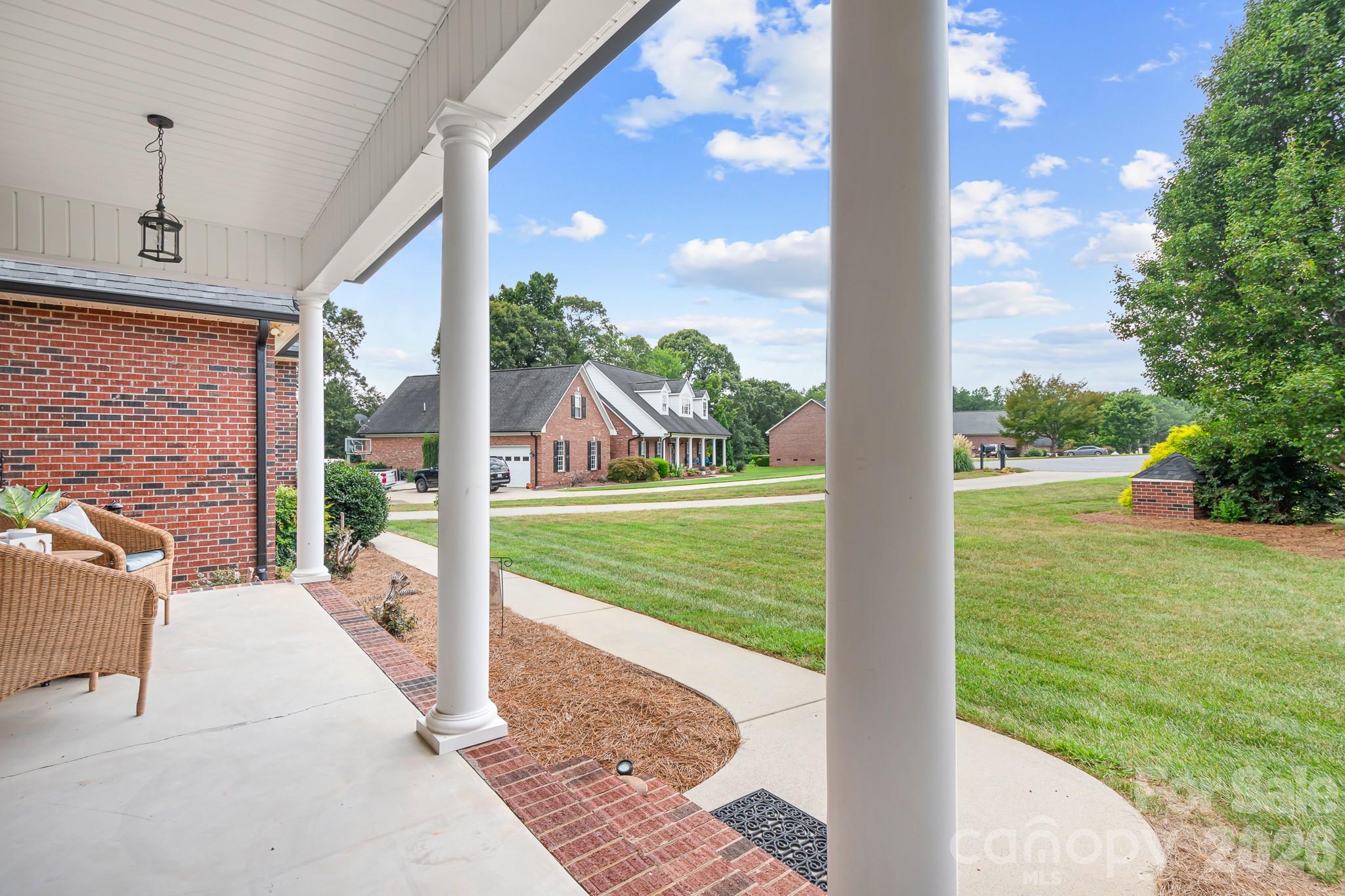 main property photo 28