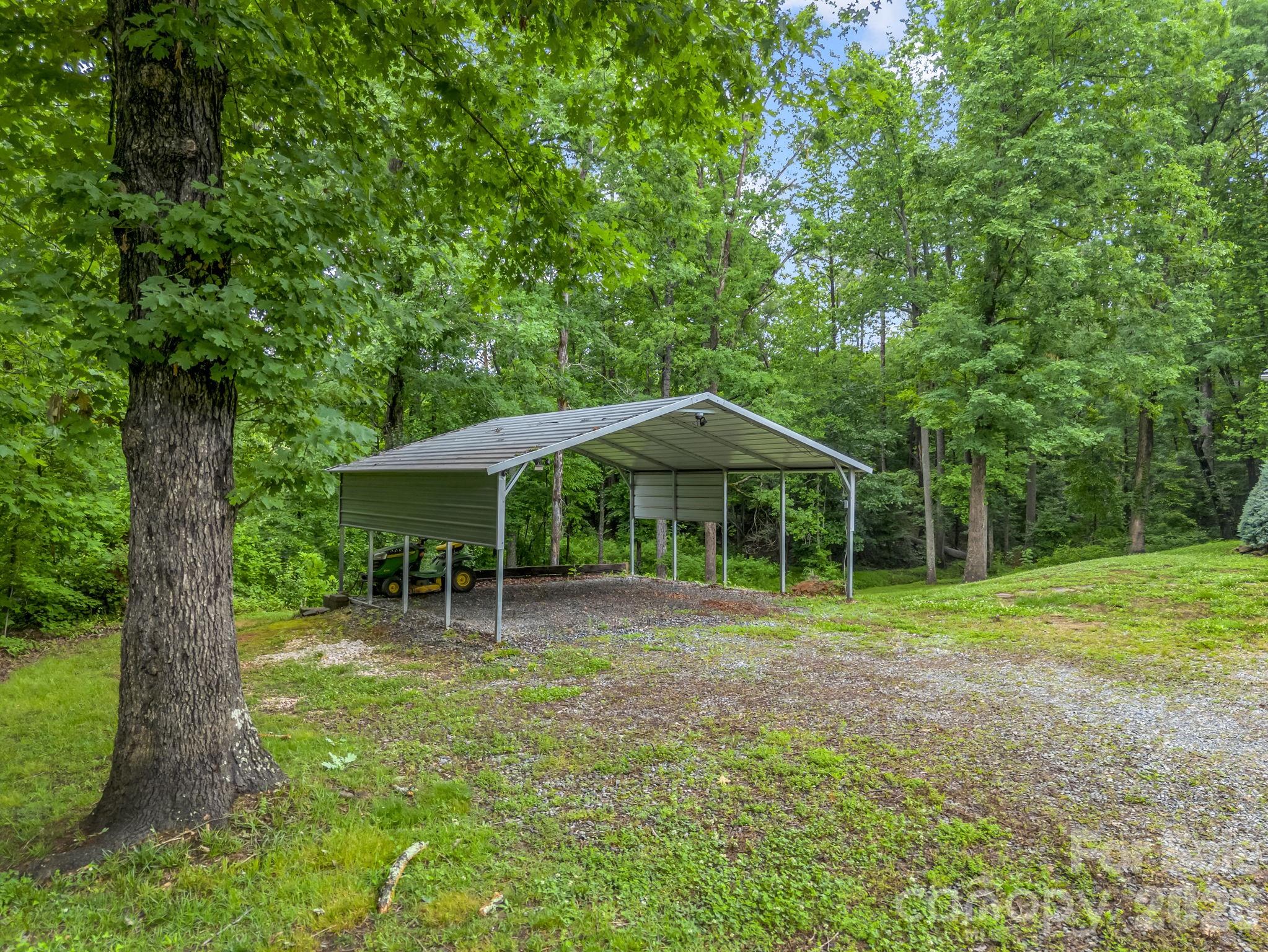main property photo 7