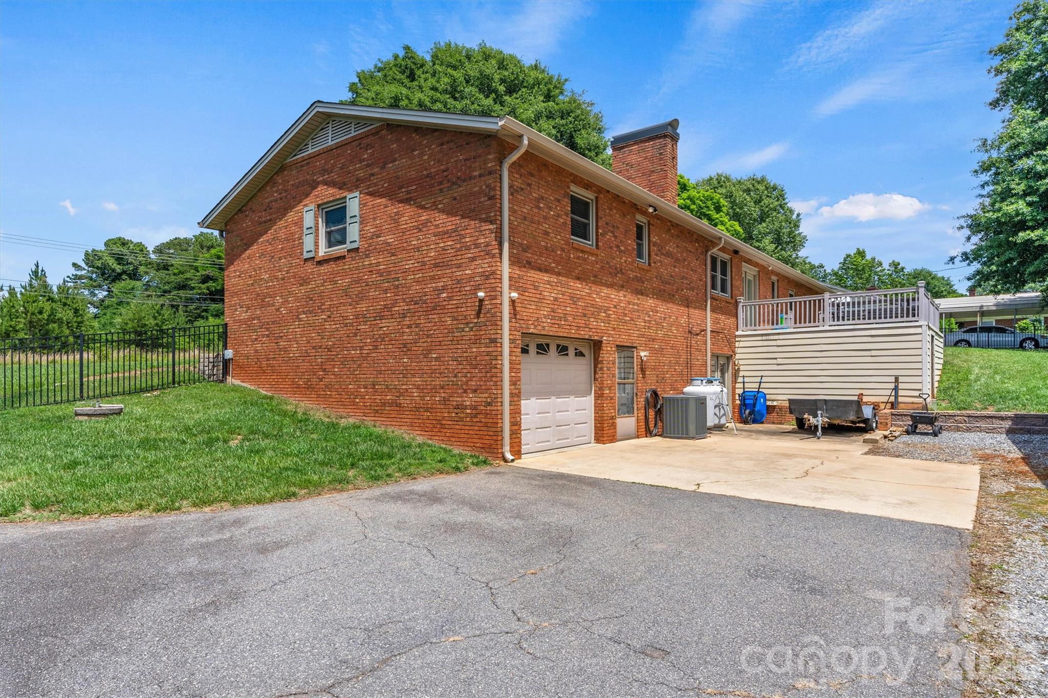 main property photo 32