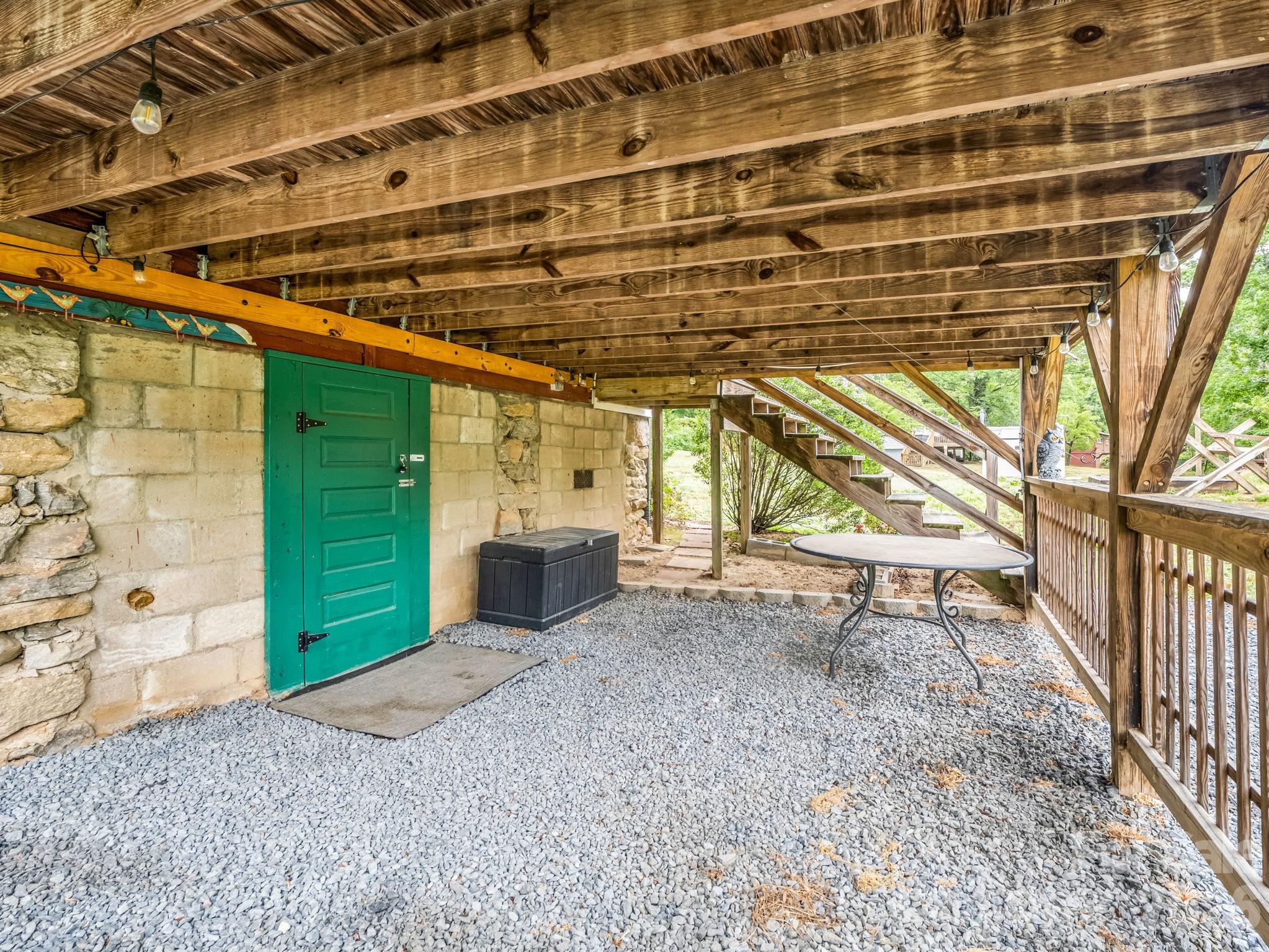 main property photo 33