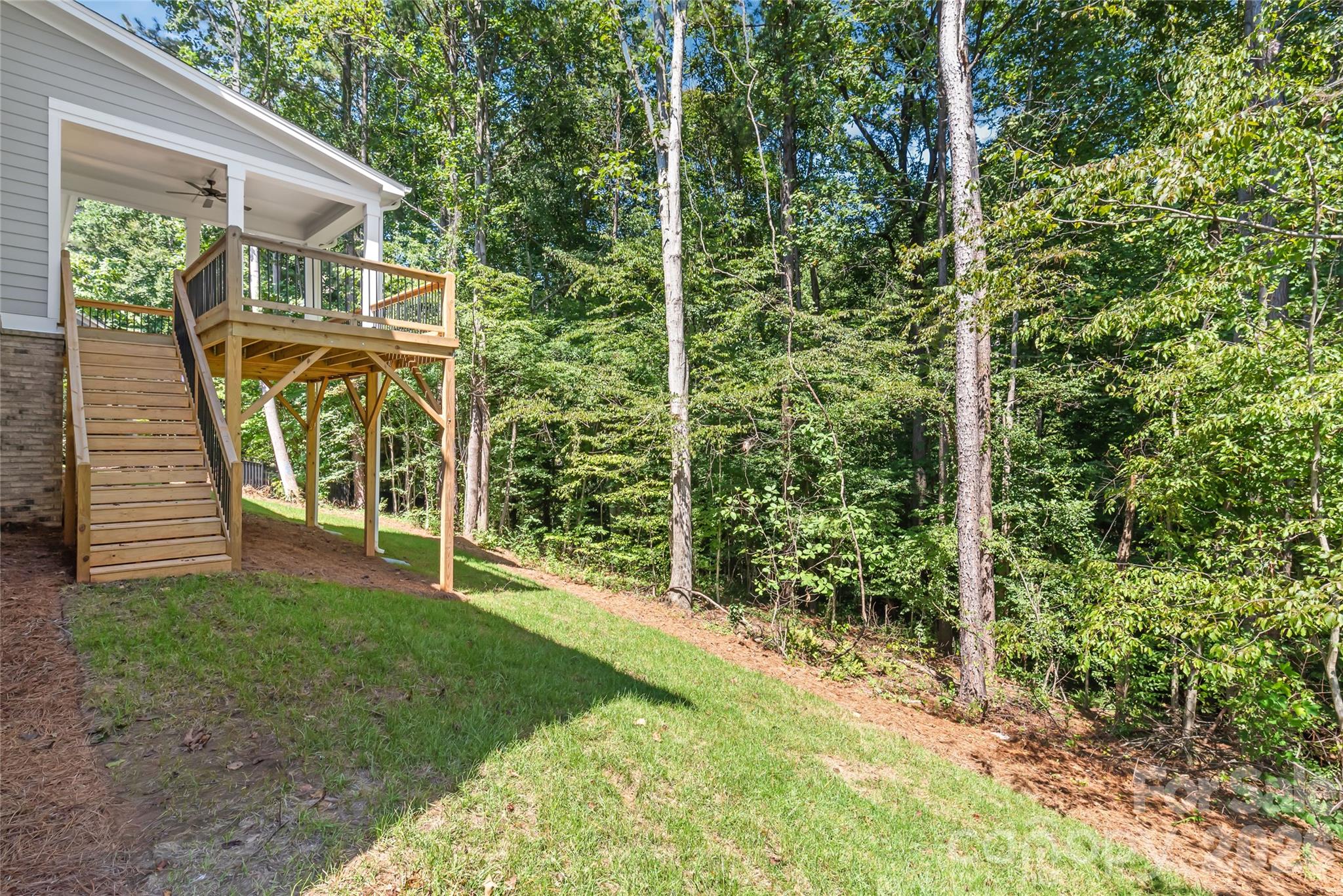 main property photo 45