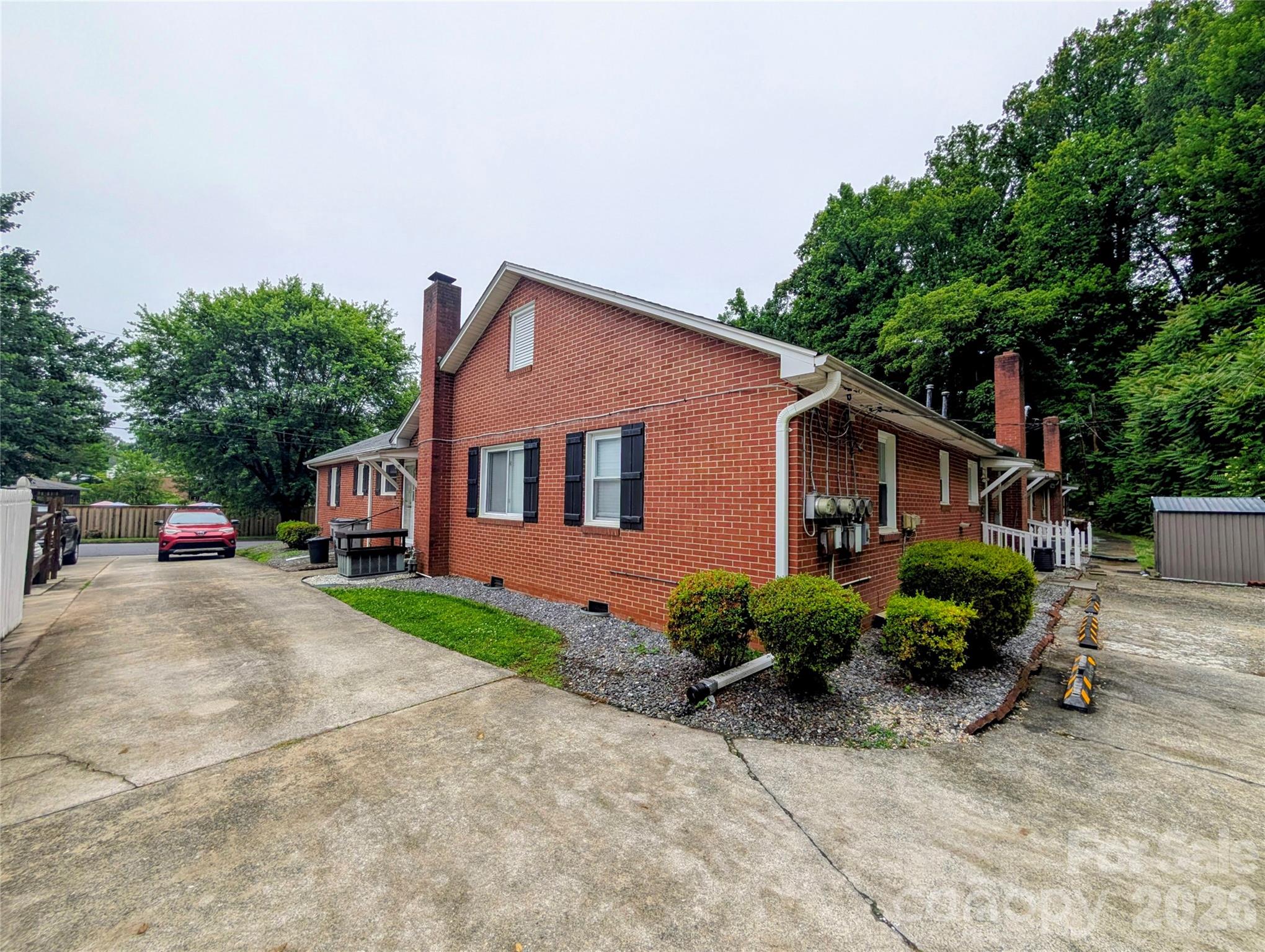 main property photo 7