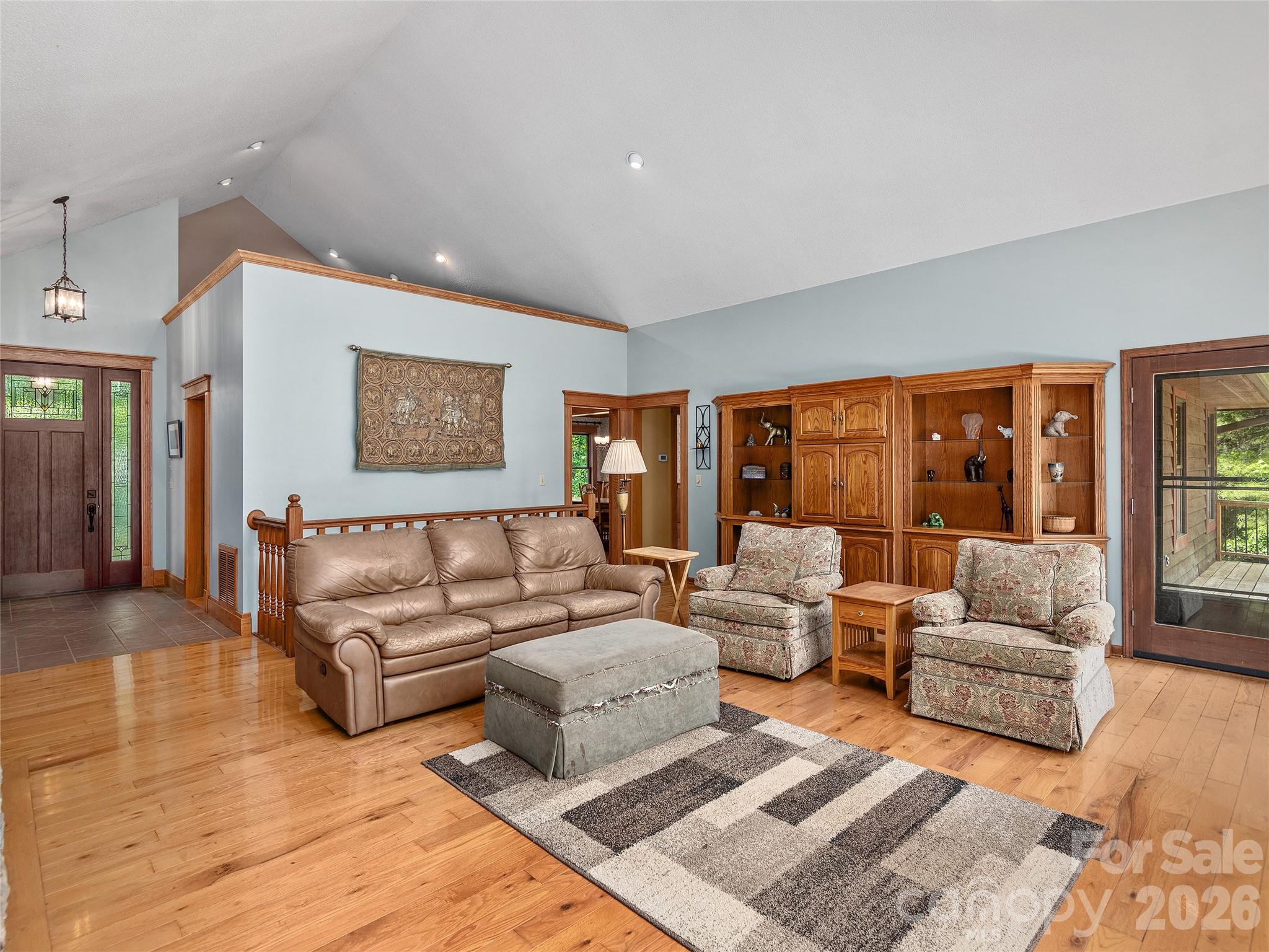main property photo 3