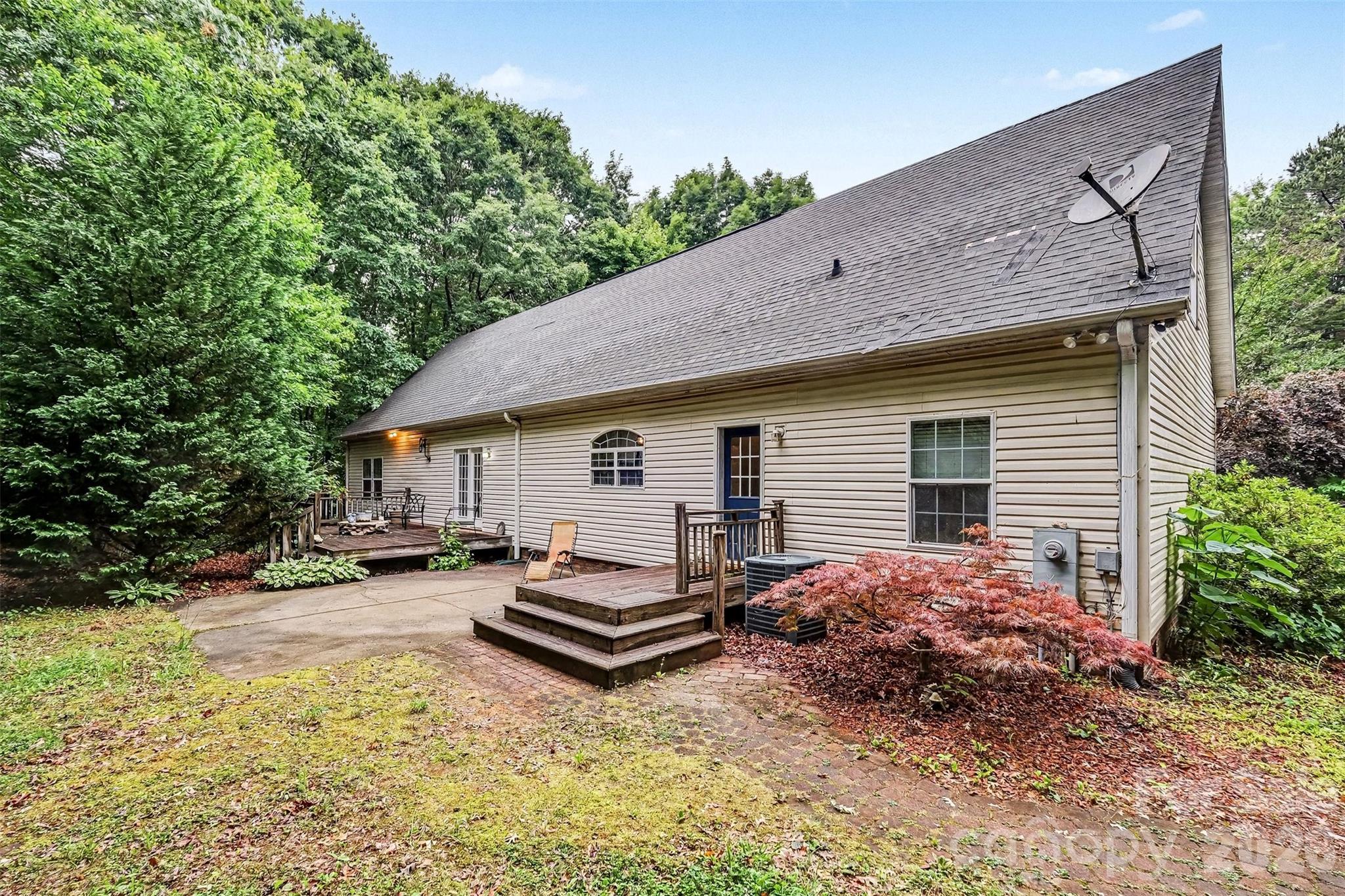 main property photo 24