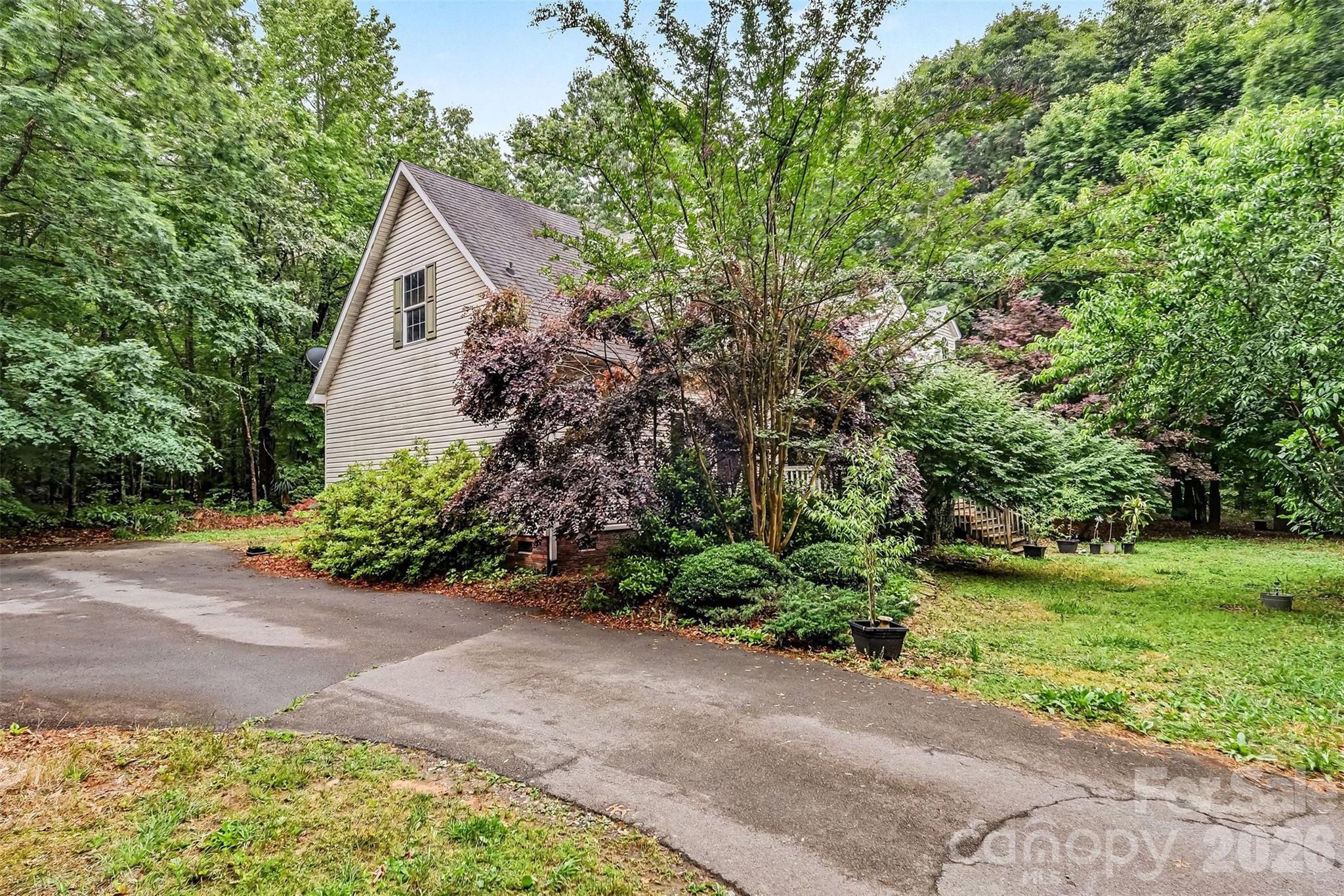 main property photo 28