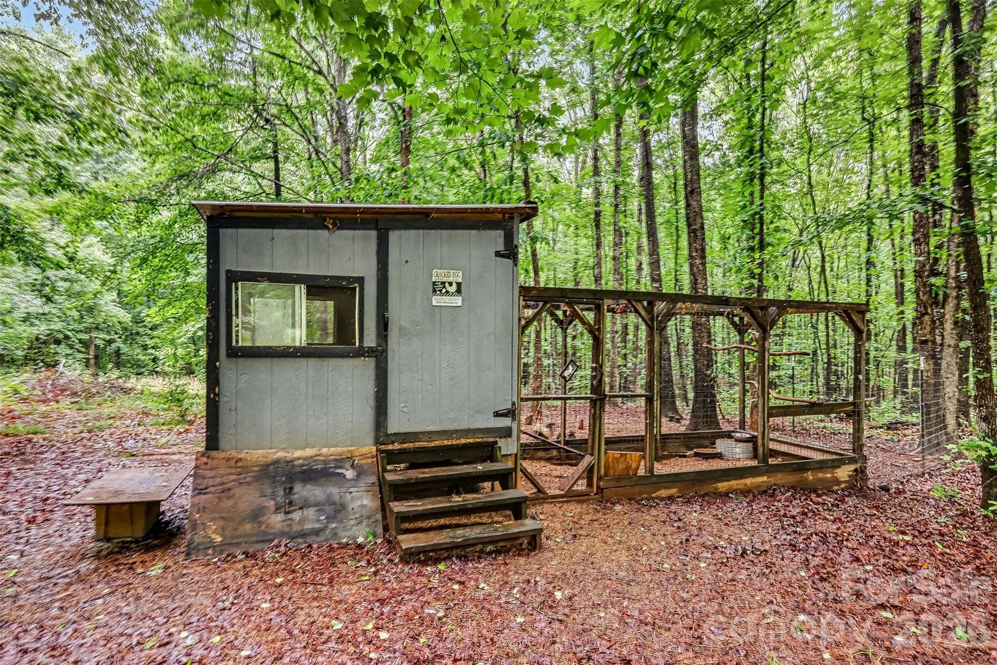 main property photo 31