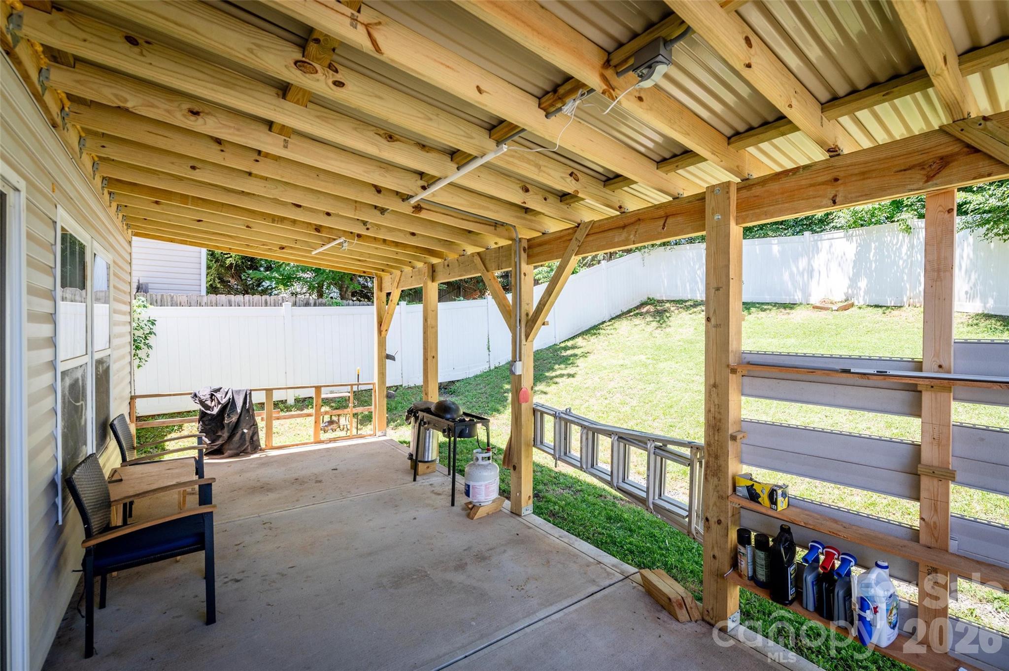 main property photo 19