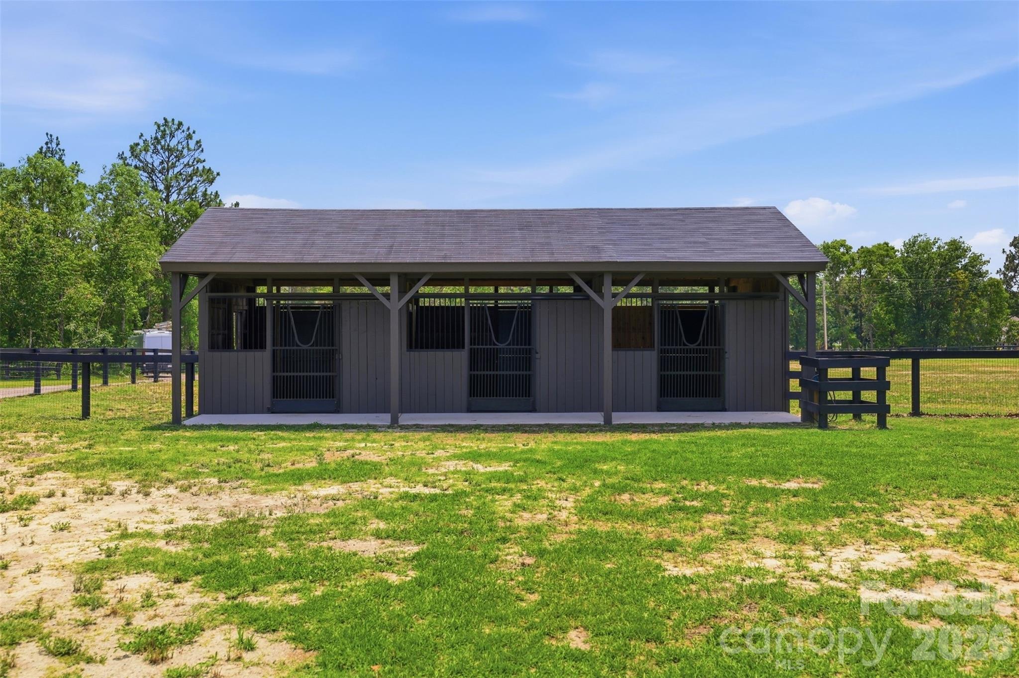 main property photo 11