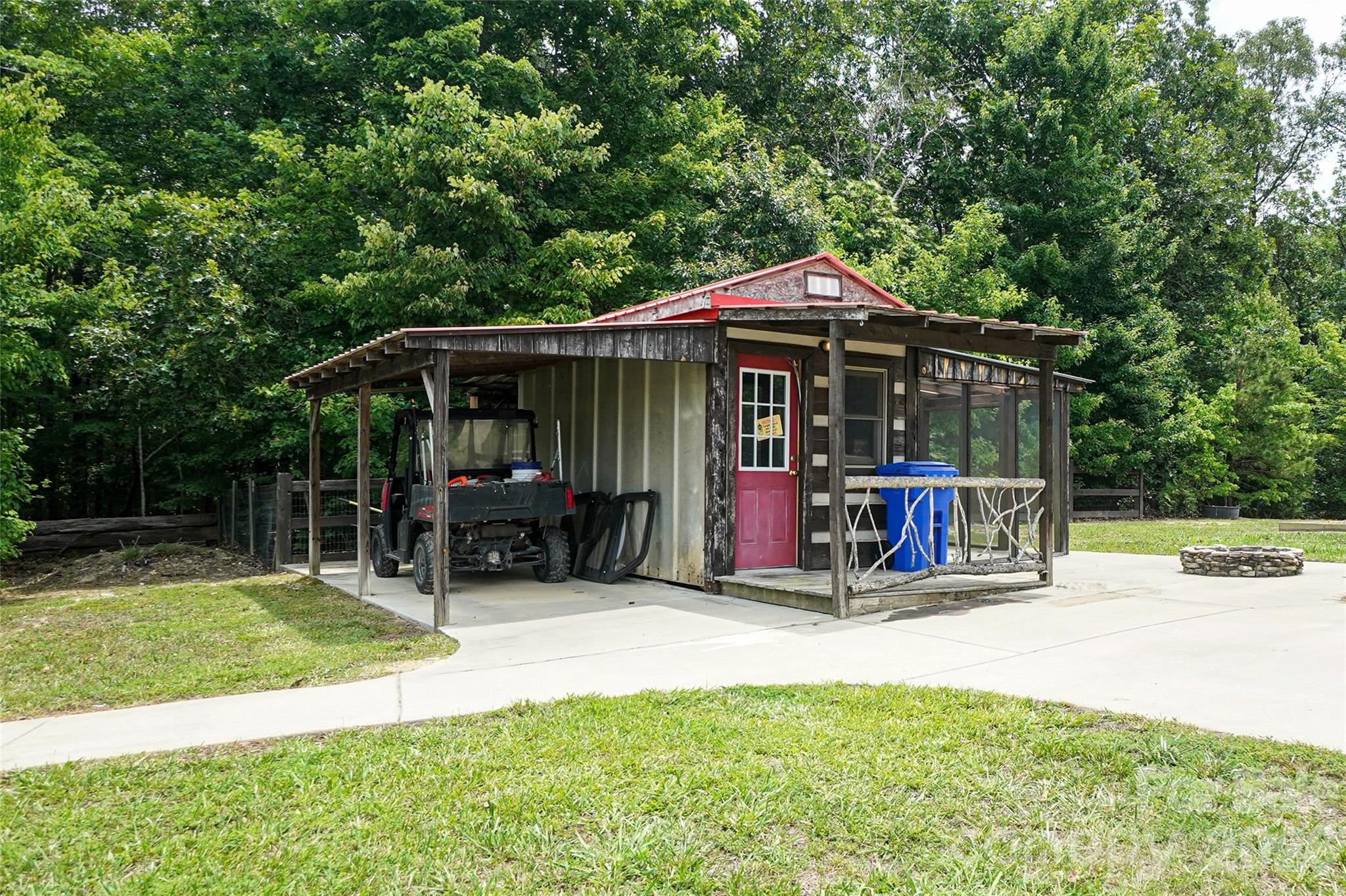 main property photo 34