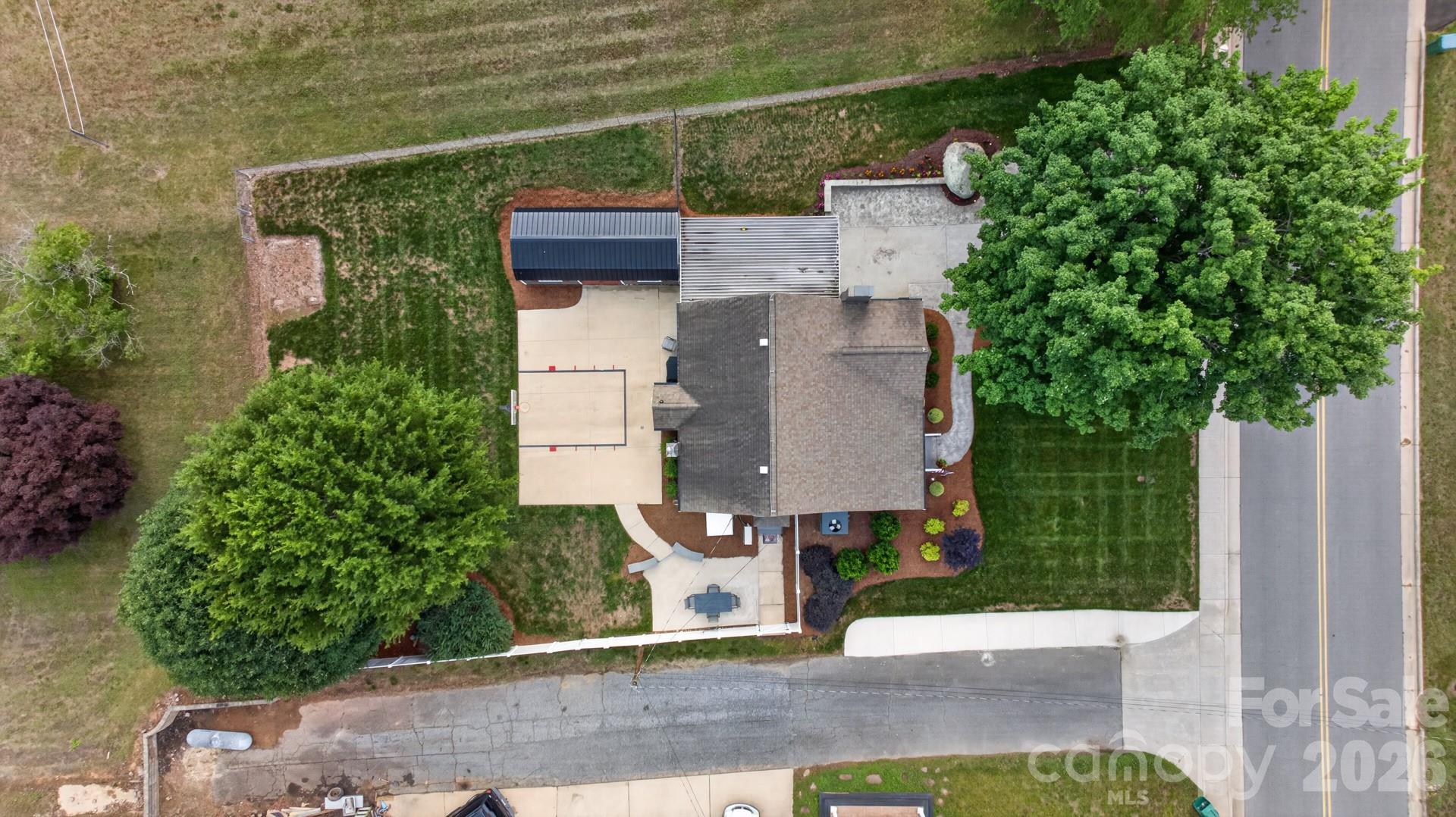 main property photo 32