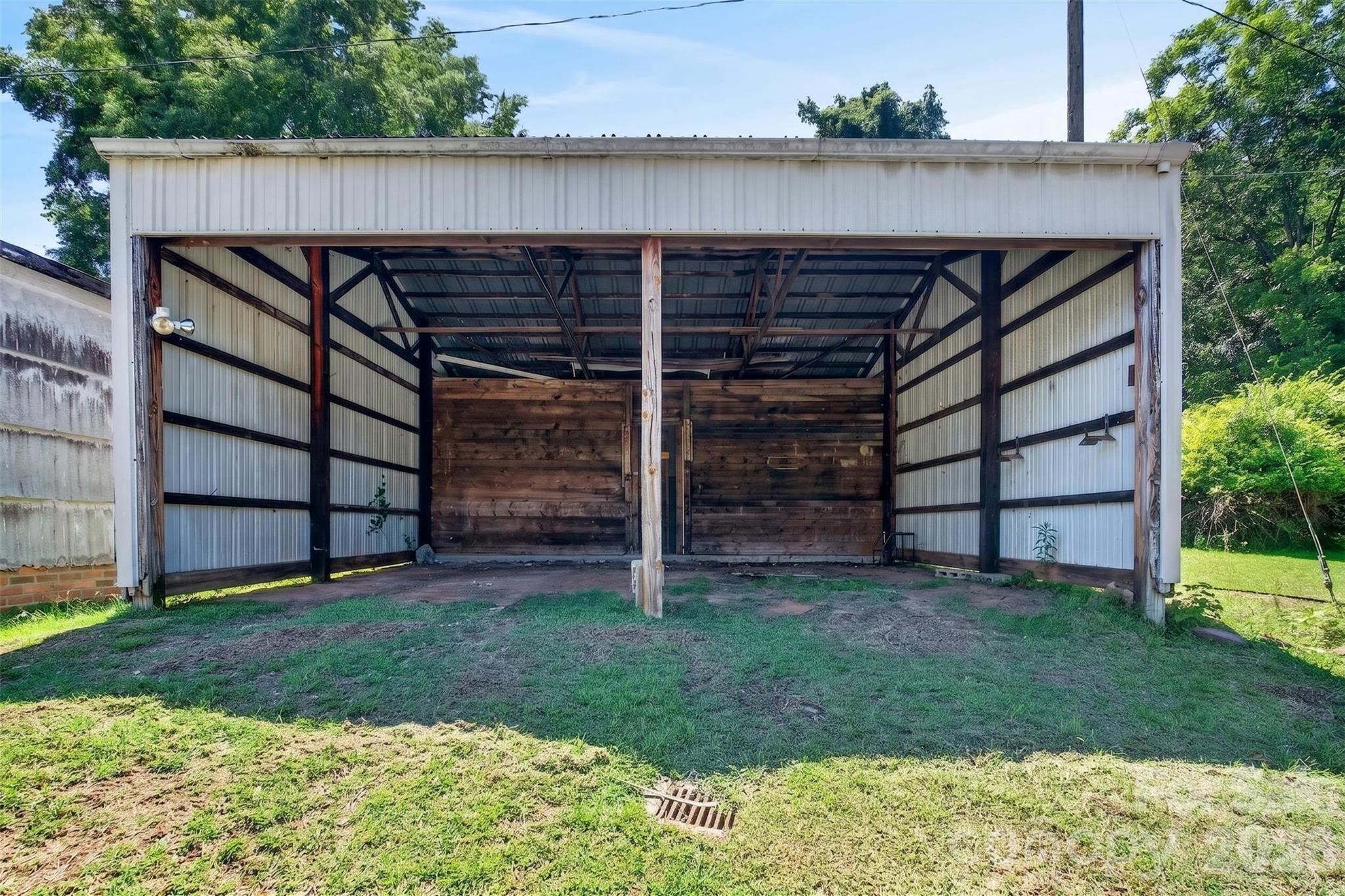 main property photo 39