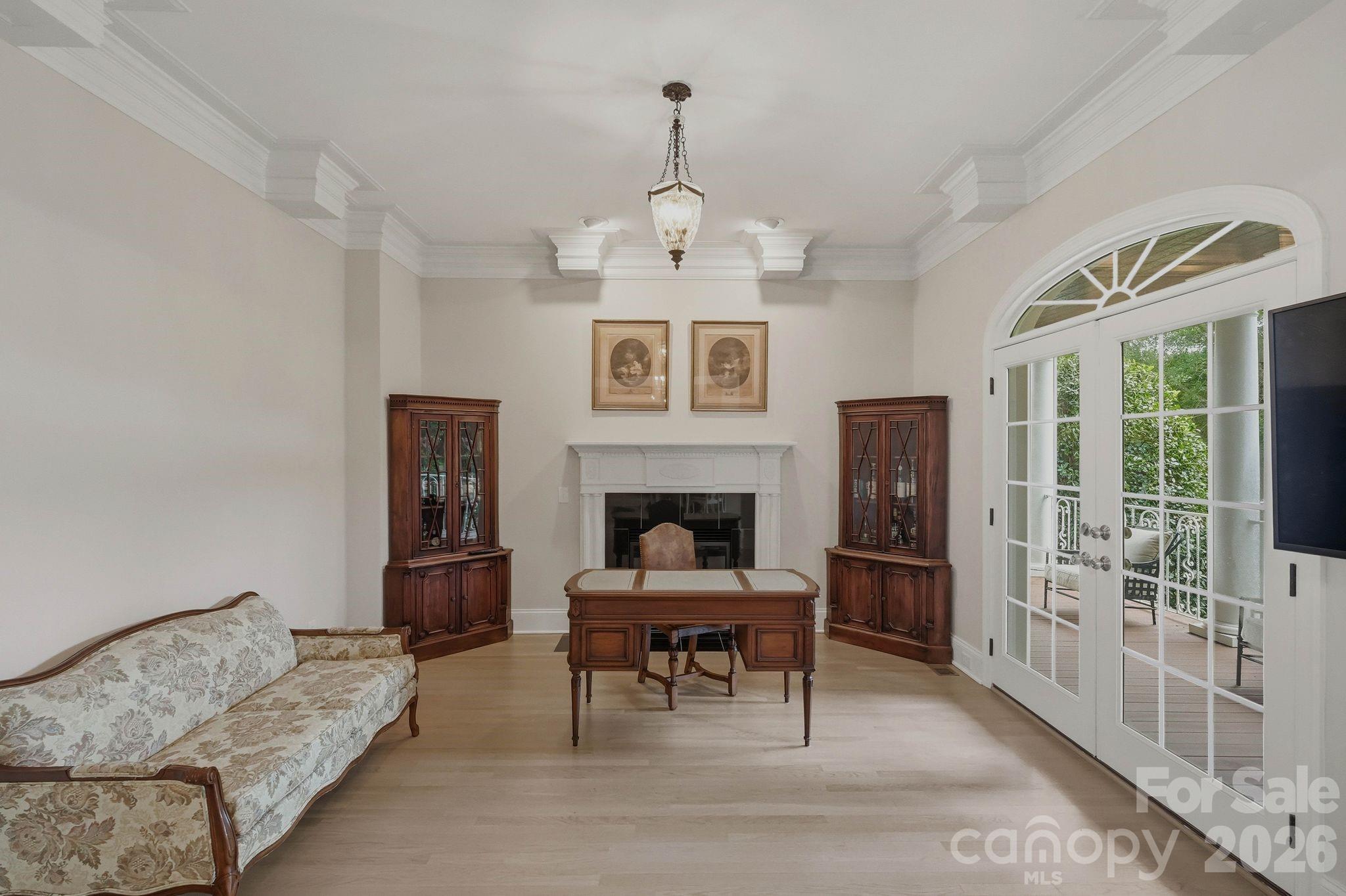 main property photo 11