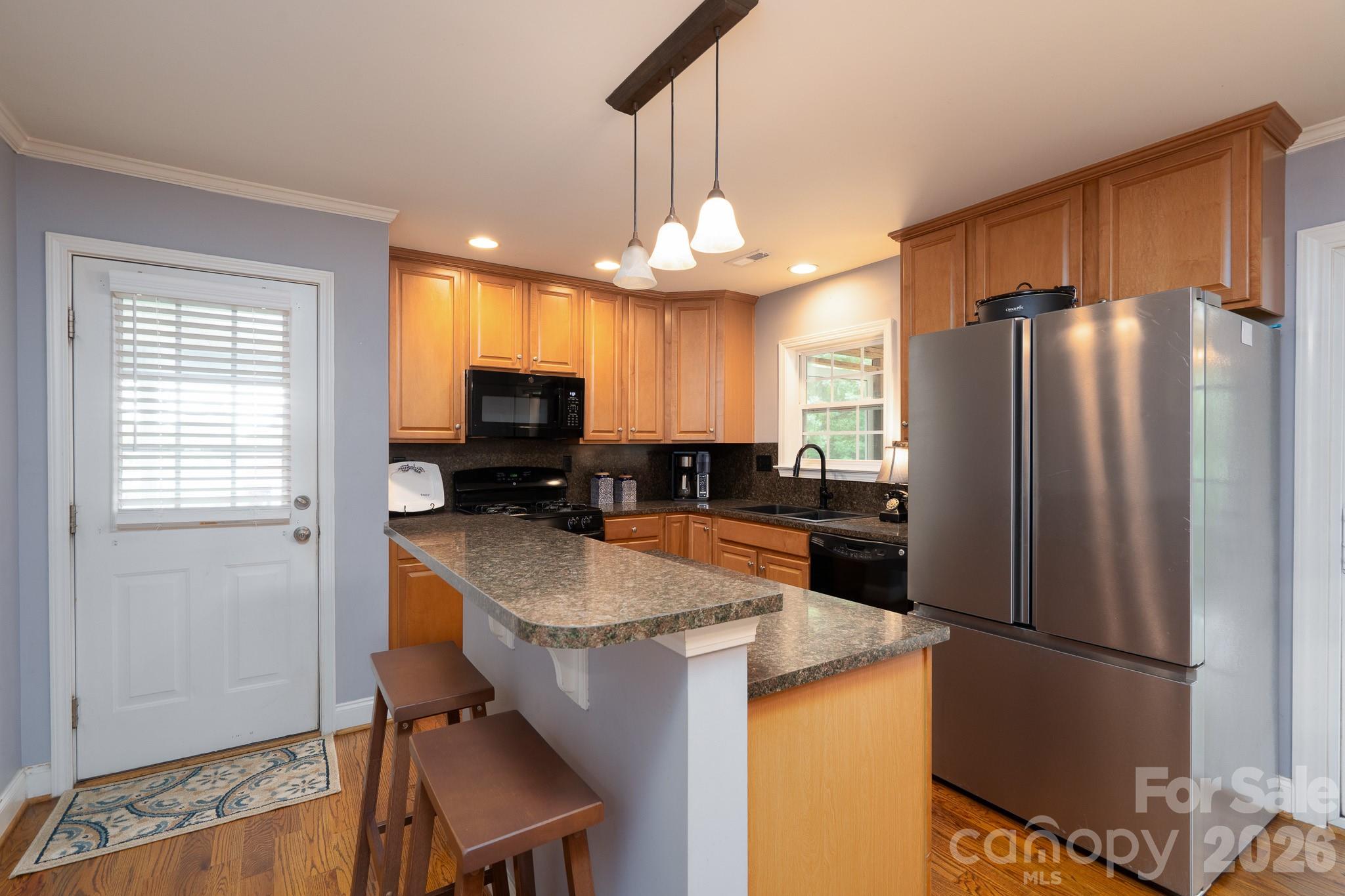 main property photo 11