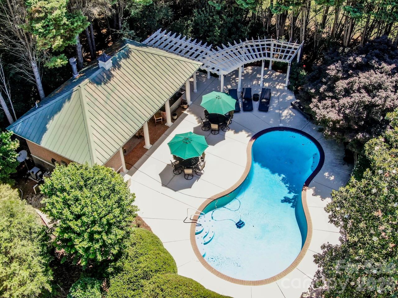 main property photo 36