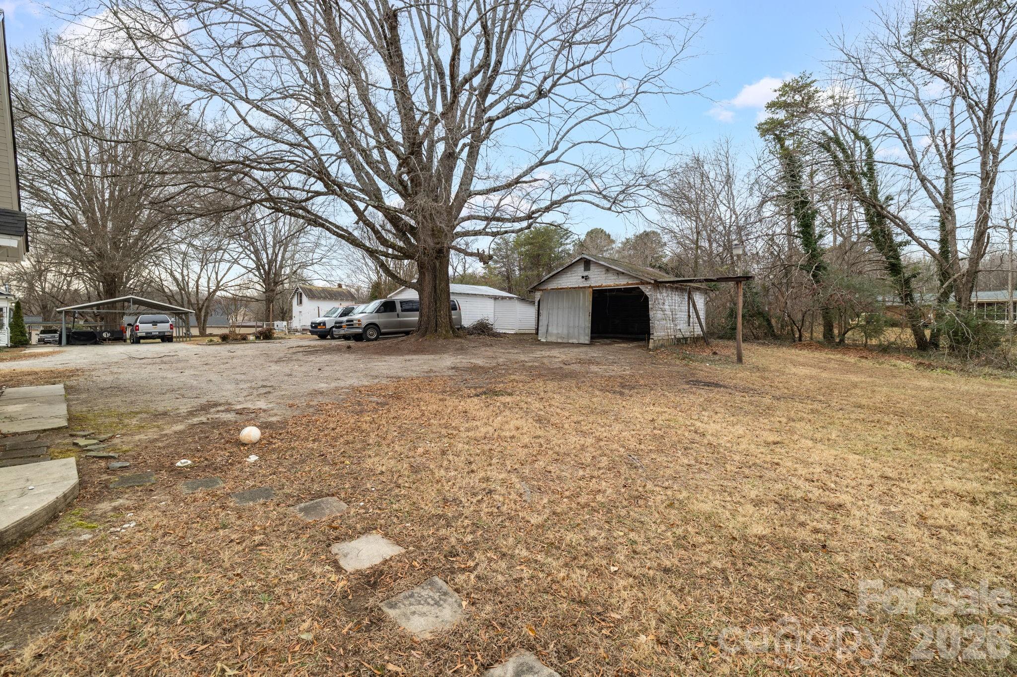 main property photo 34