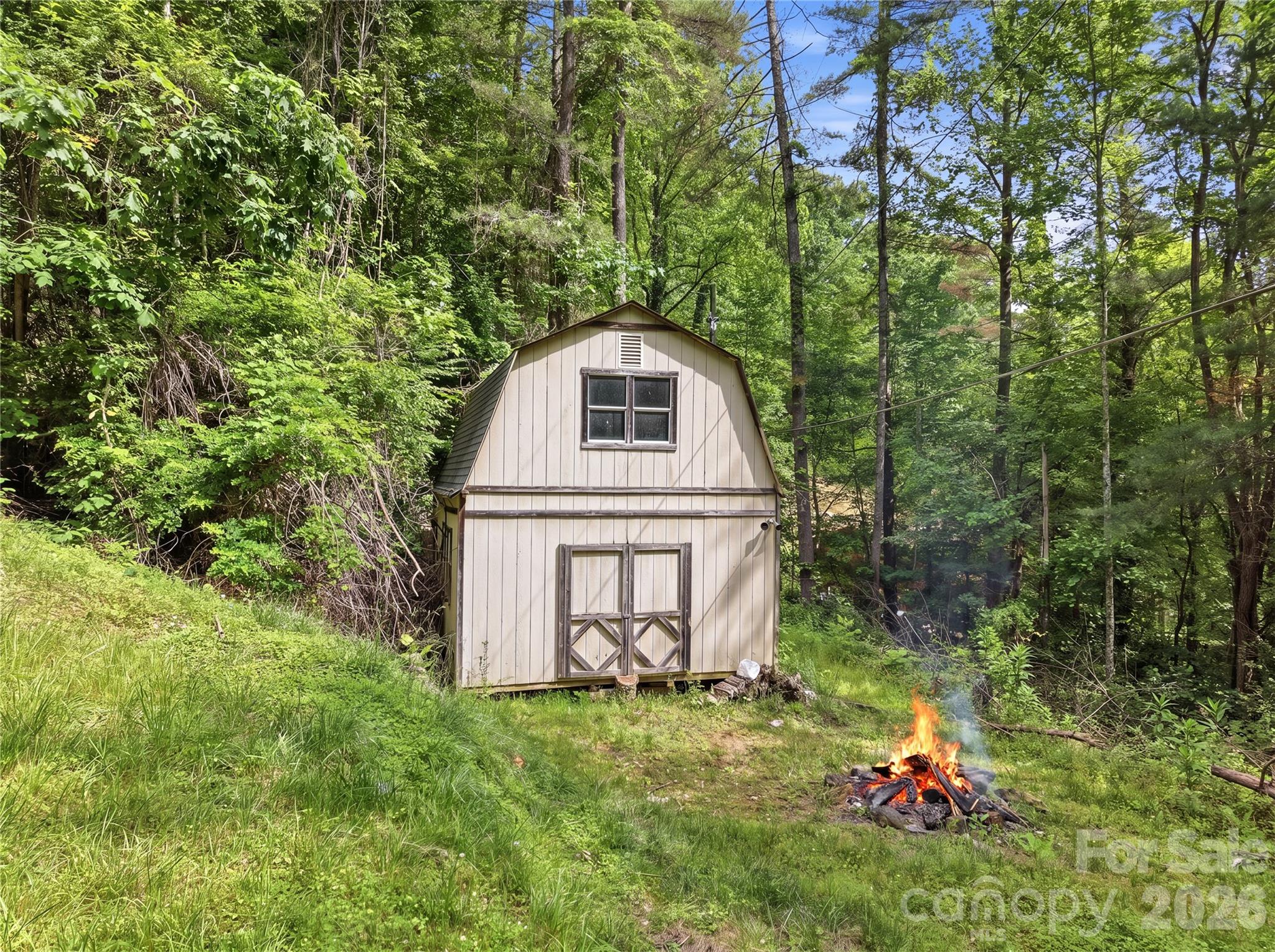 main property photo 28