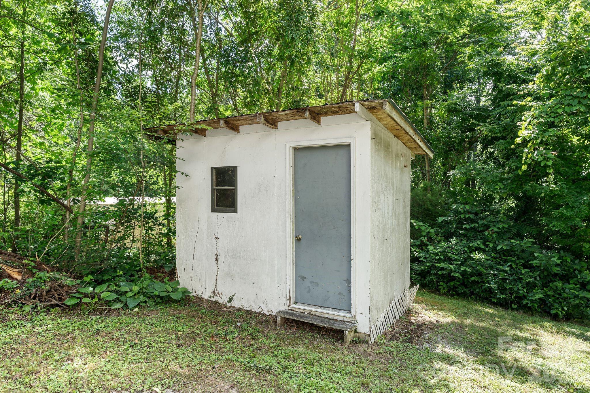 main property photo 34