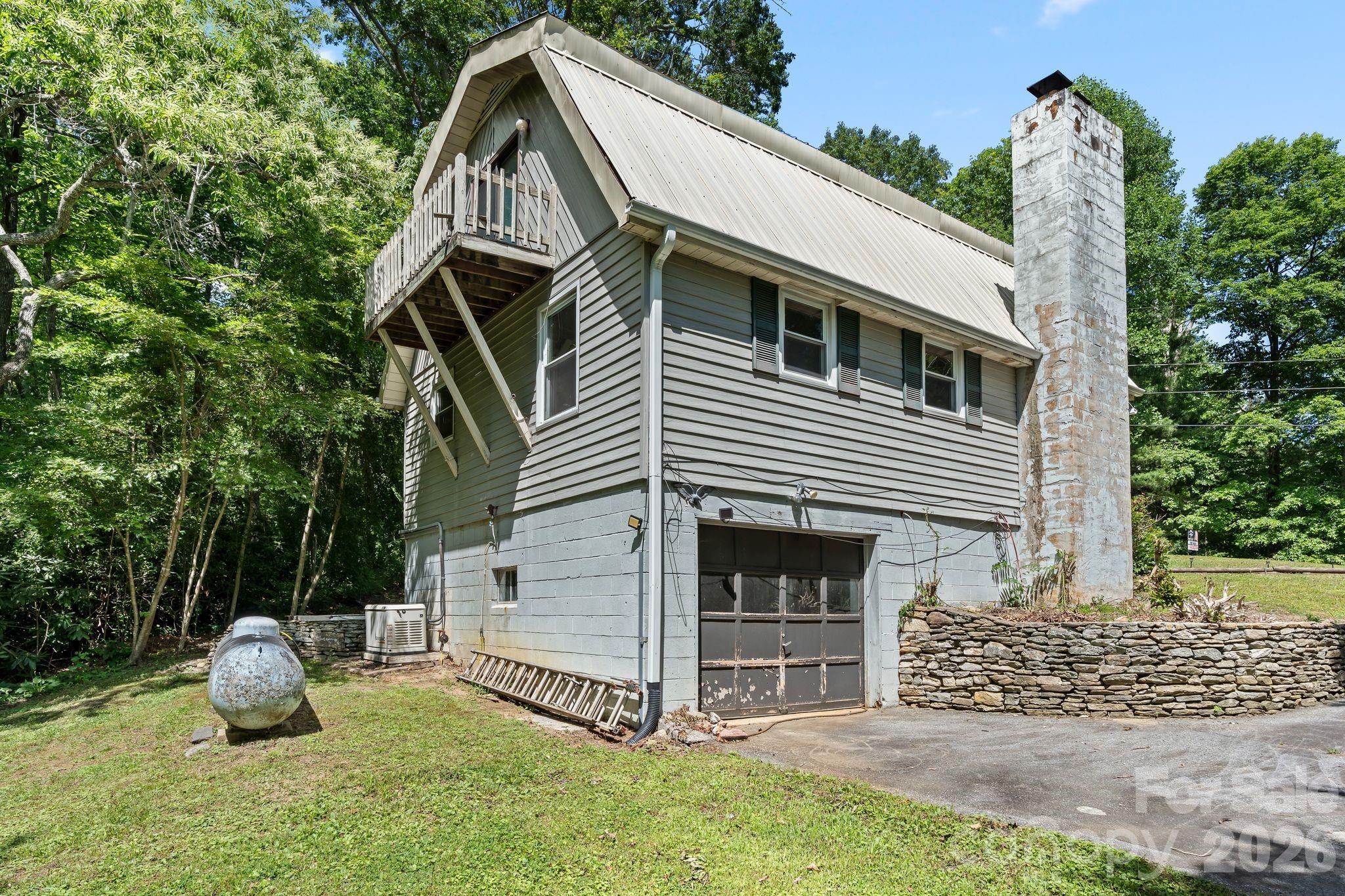 main property photo 36