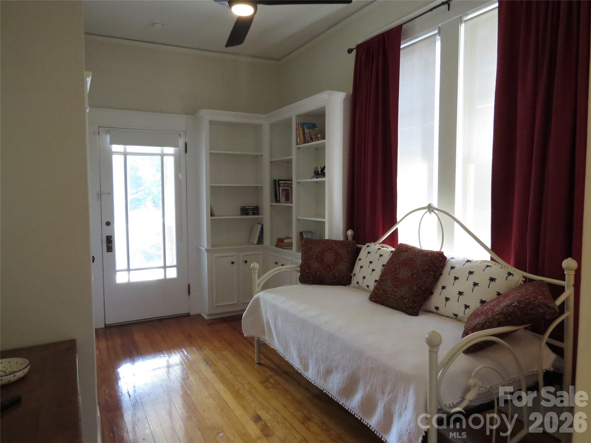 main property photo 18