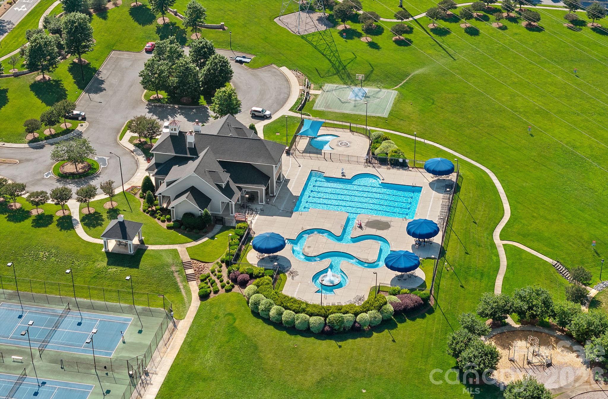 main property photo 32