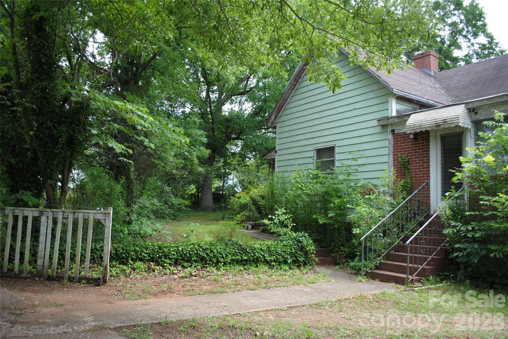 main property photo 17