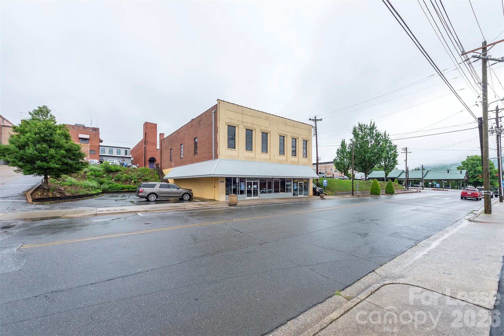 main property photo 9