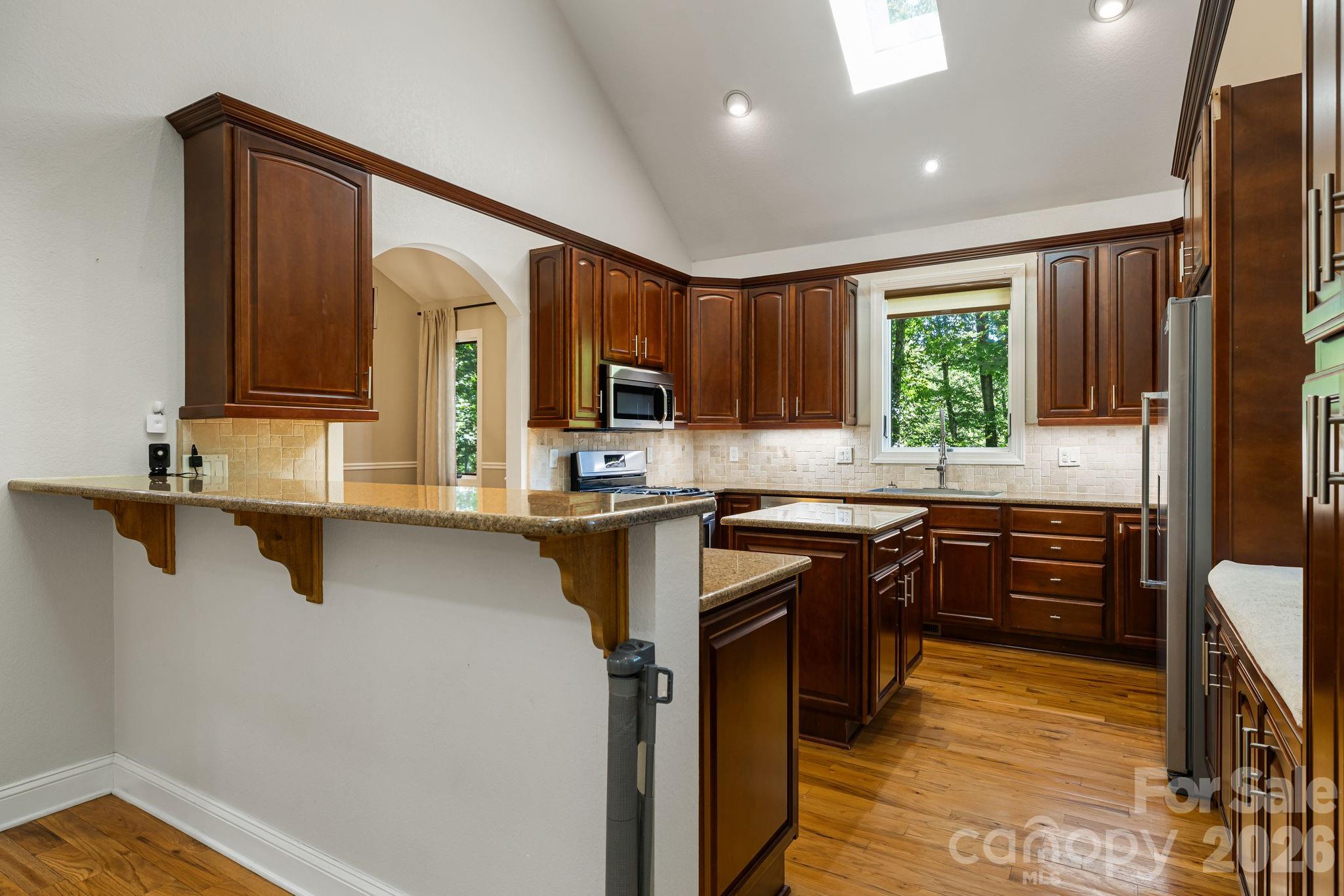 main property photo 6